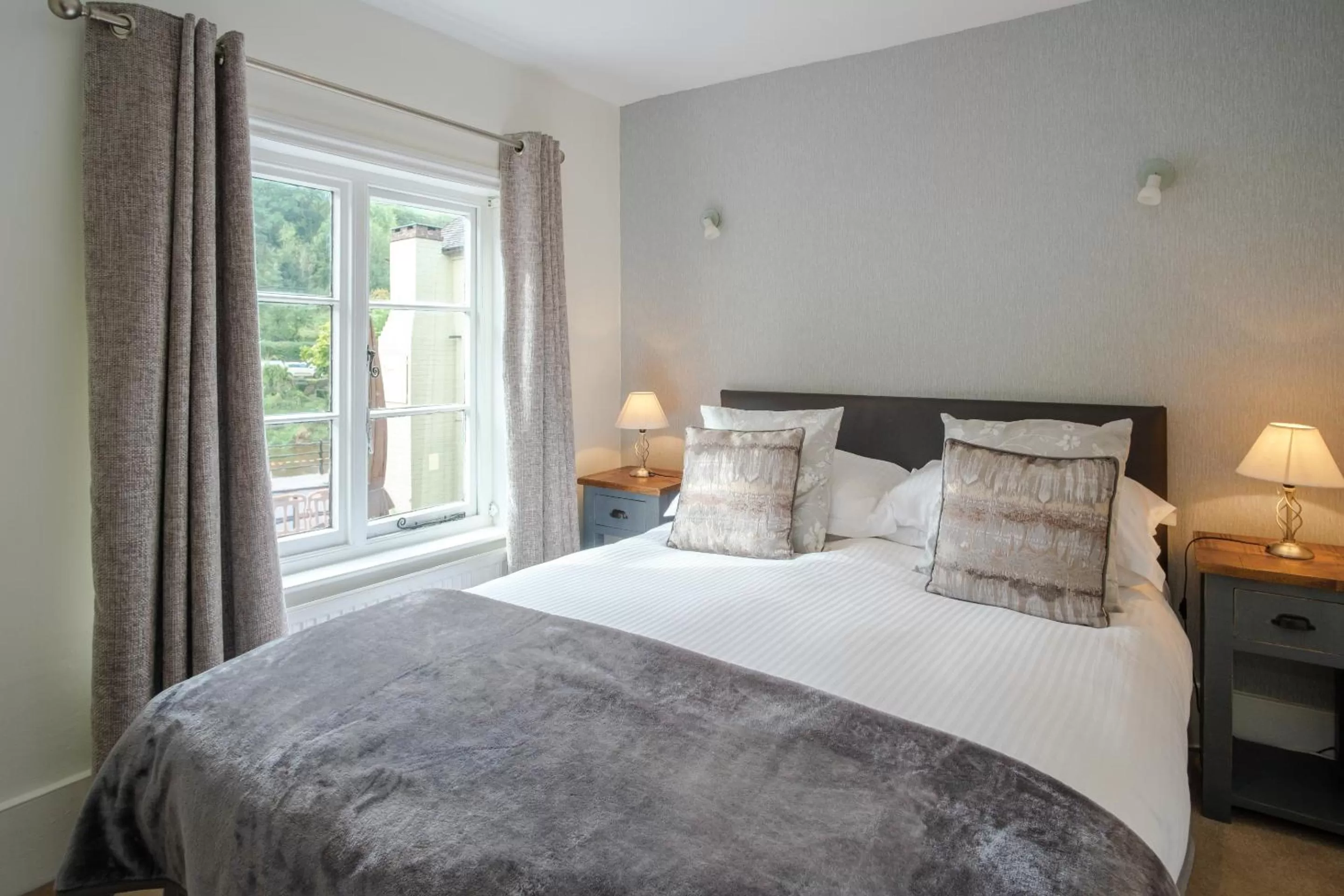 Bedroom, Bed in White Hart Inn