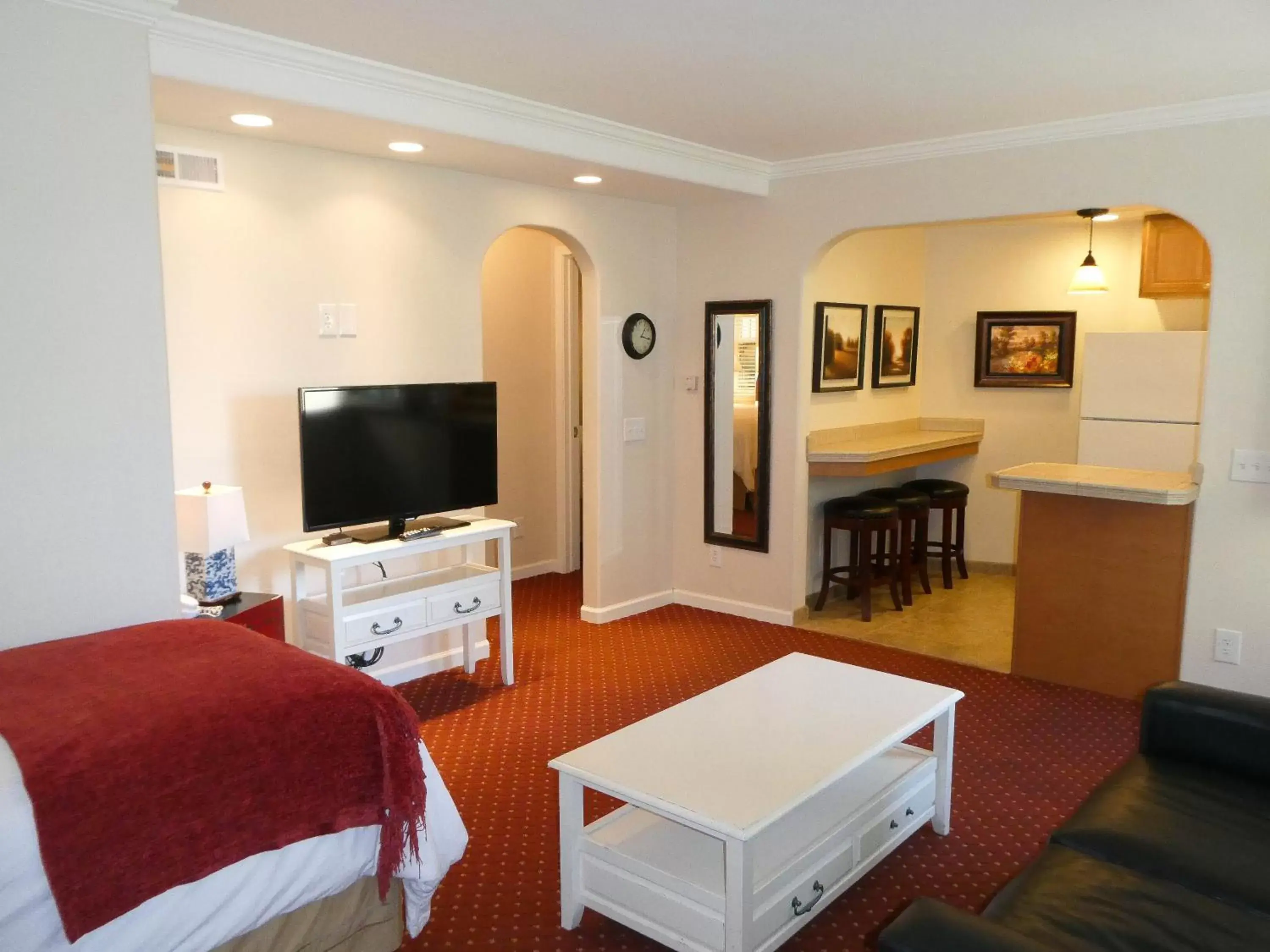 Stephenson 2 Deluxe Family Room with Parking in Briarwood Inn Stephenson 2 Deluxe Family Room with Parking in Briarwood Inn