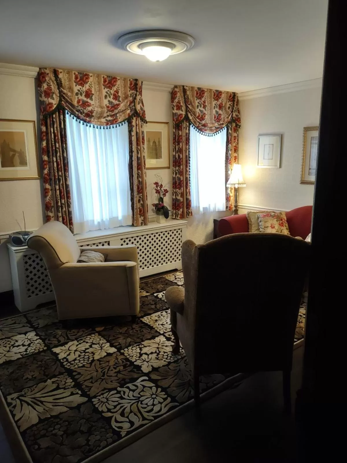 Seating area in The King George Inn