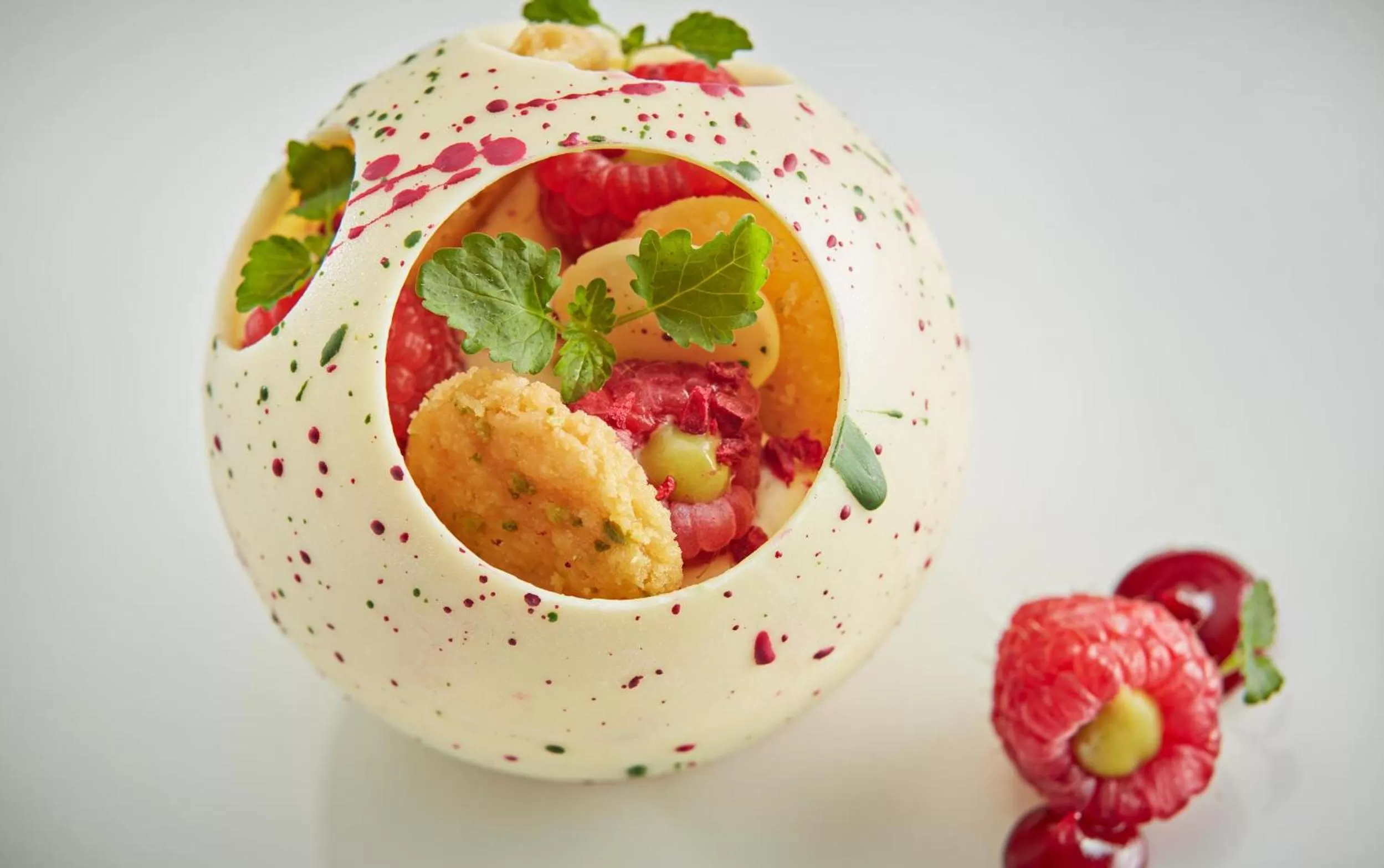 Food and drinks in Great Fosters - Near Windsor