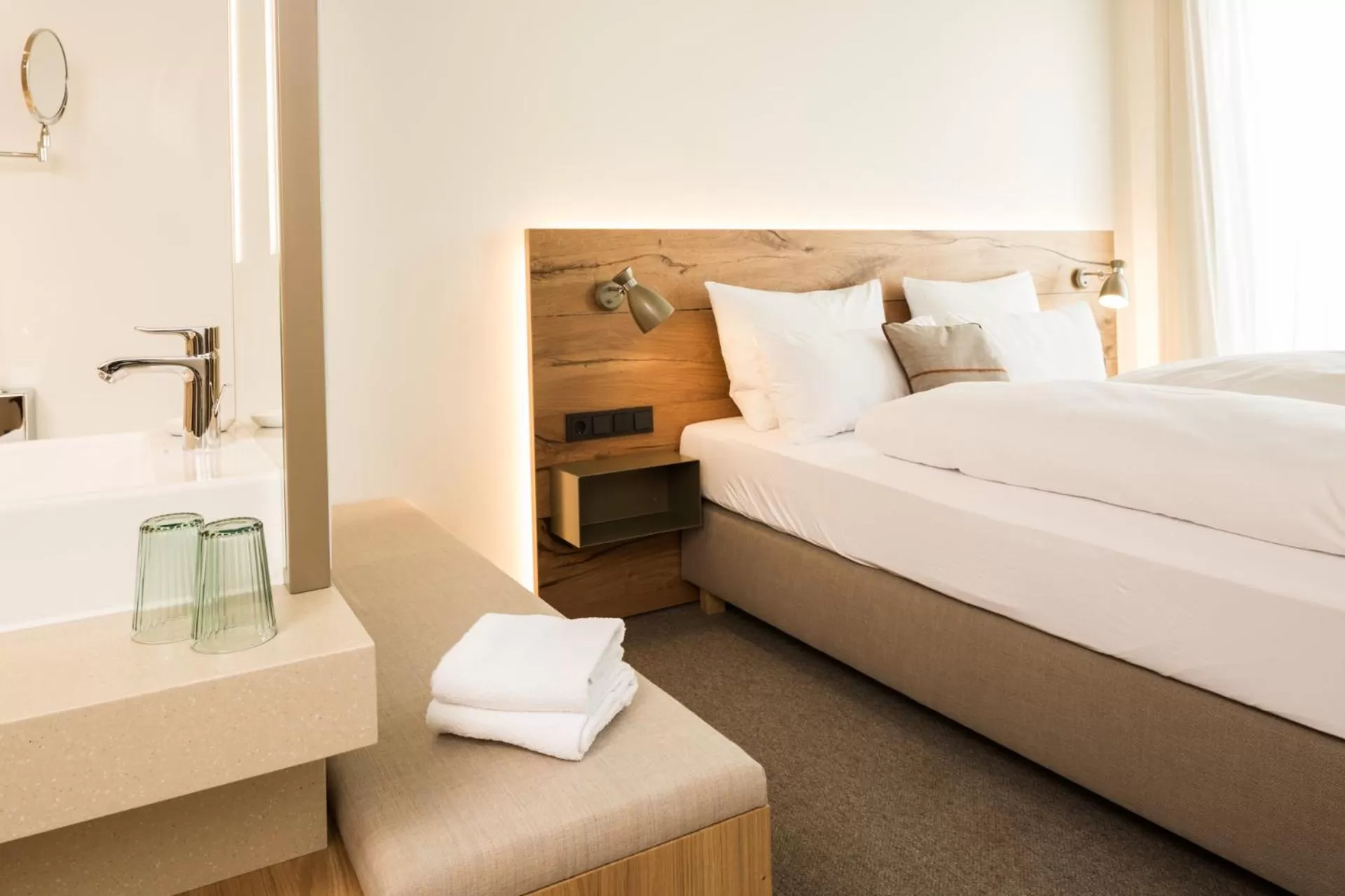 Bedroom, Bed in Das ACKER Hotel