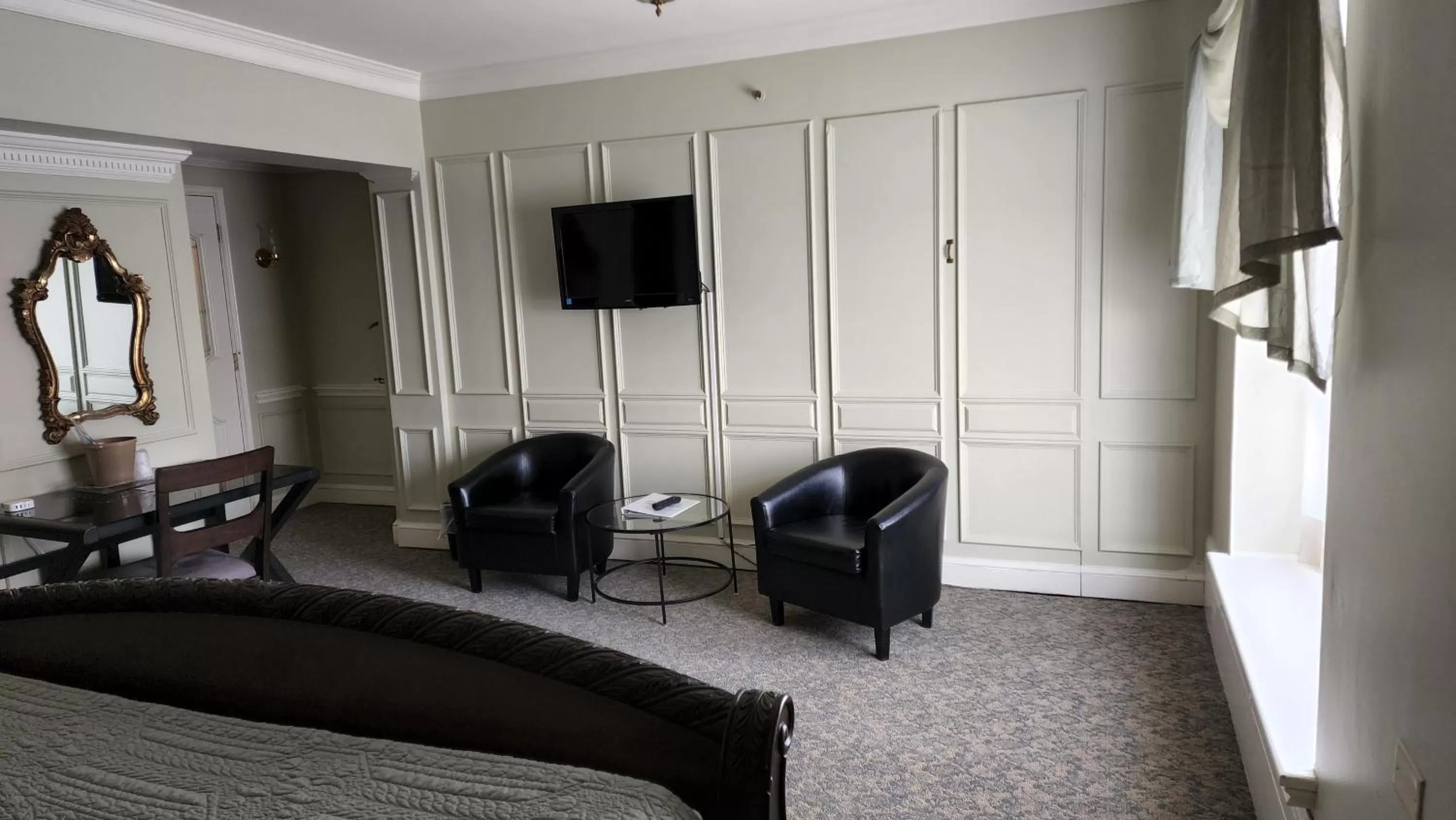 Seating area in Lowell Inn