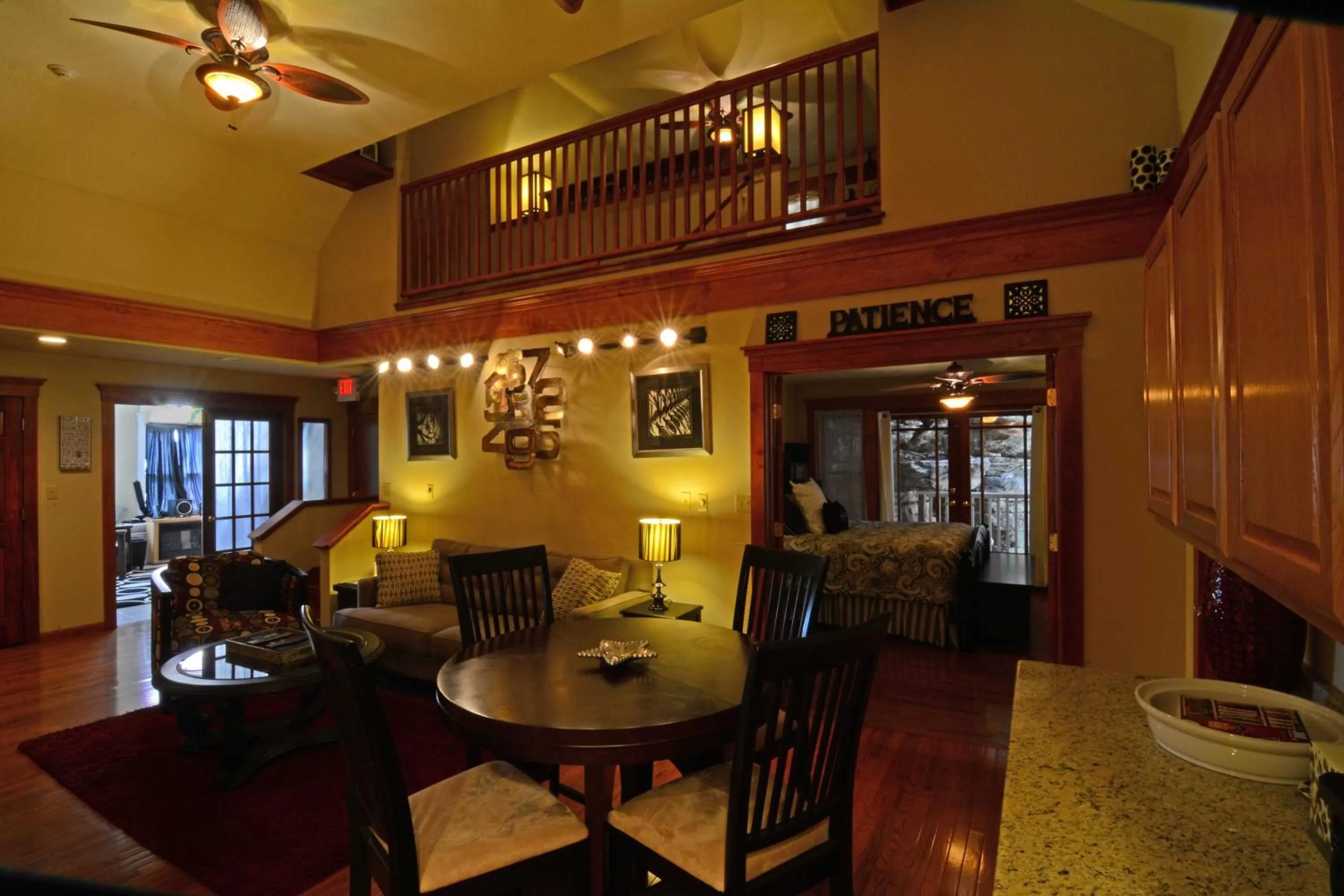 Living room in All Seasons Inn