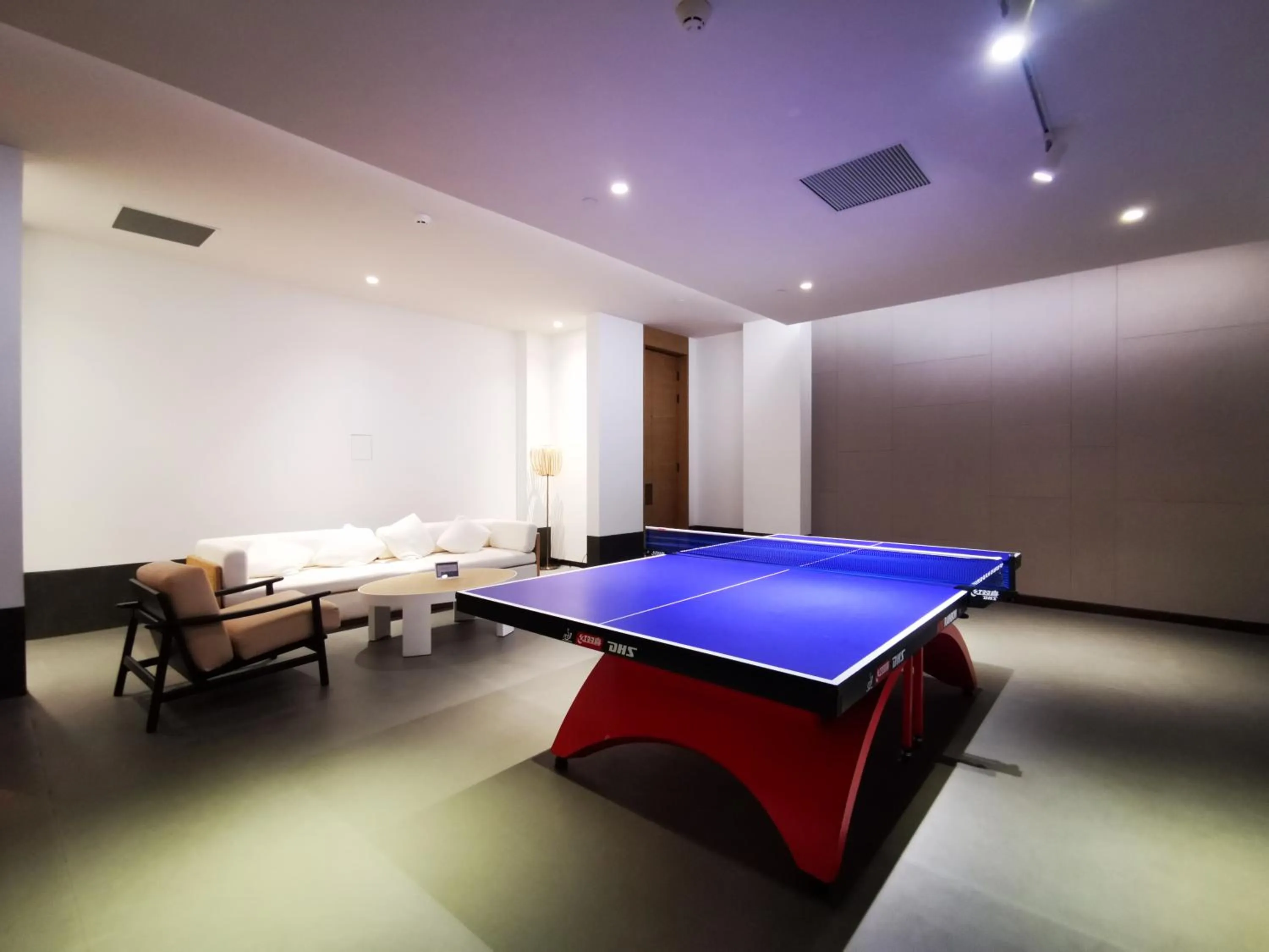 Table tennis in Pullman Kaifeng Jianye