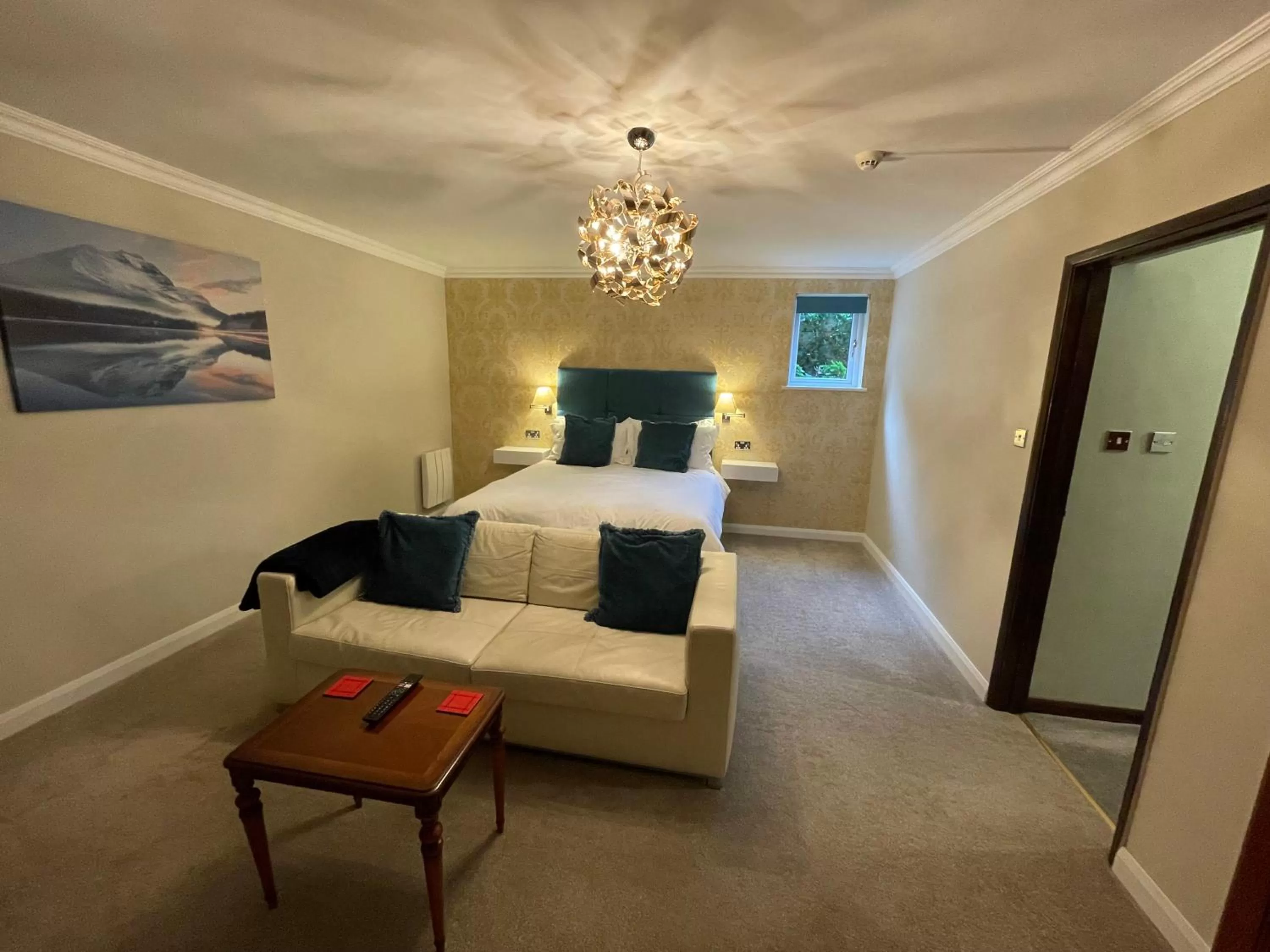 Bedroom, Bed in Heathwood