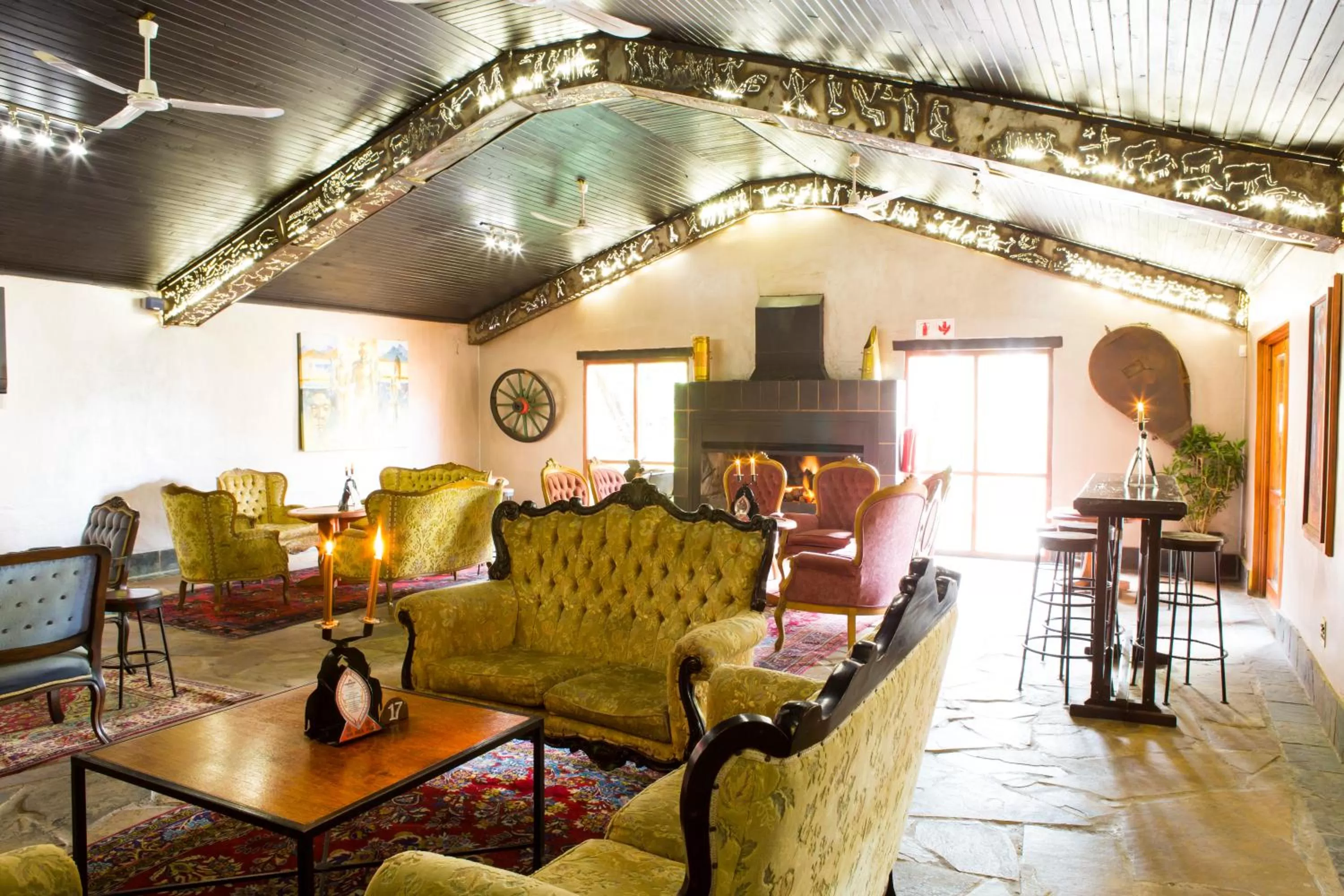 Lounge or bar in Misty Hills Country Hotel, Conference Centre & Spa