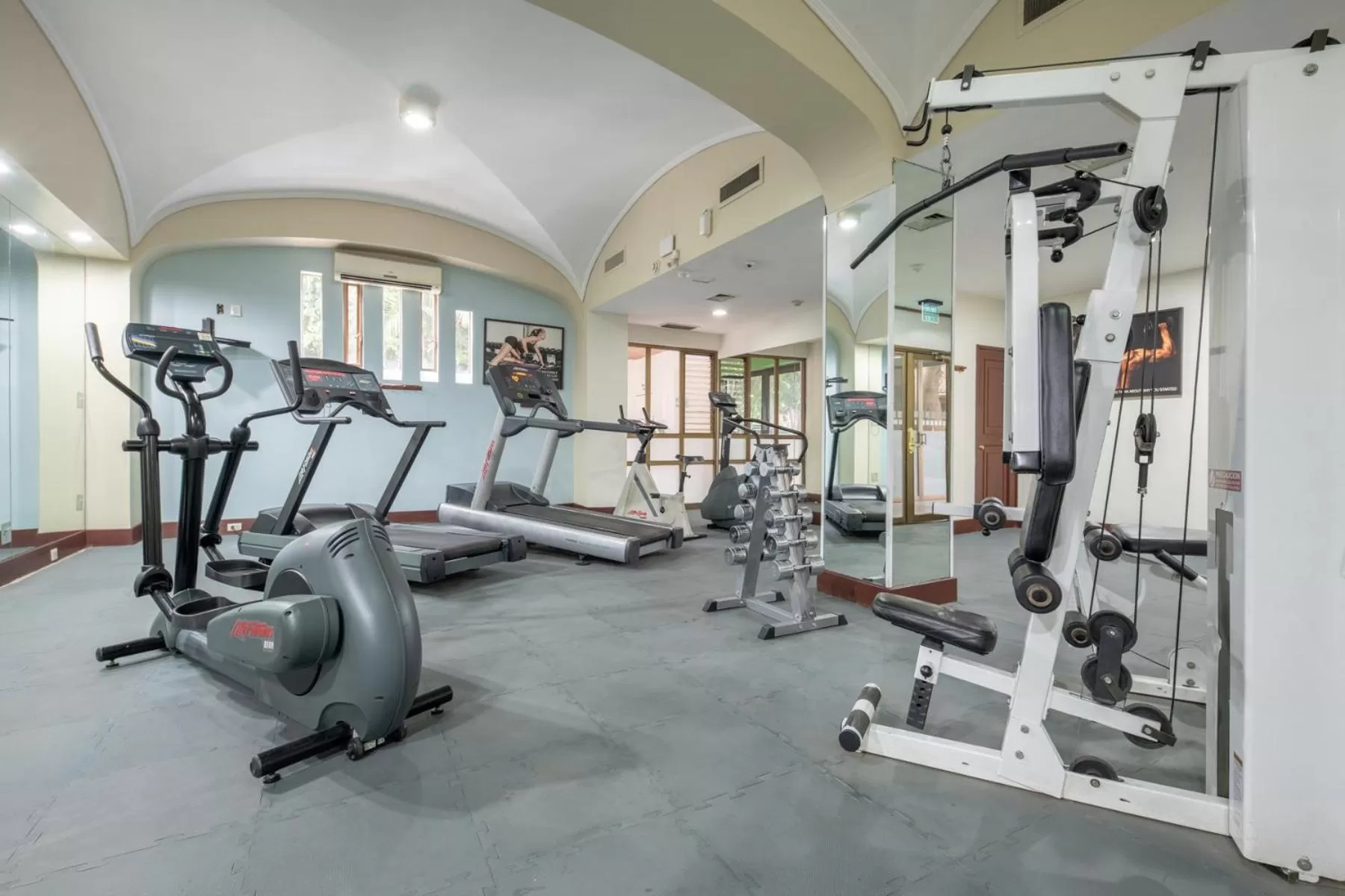 Fitness centre/facilities in Holiday Inn Guadalajara Expo Plaza del Sol by IHG