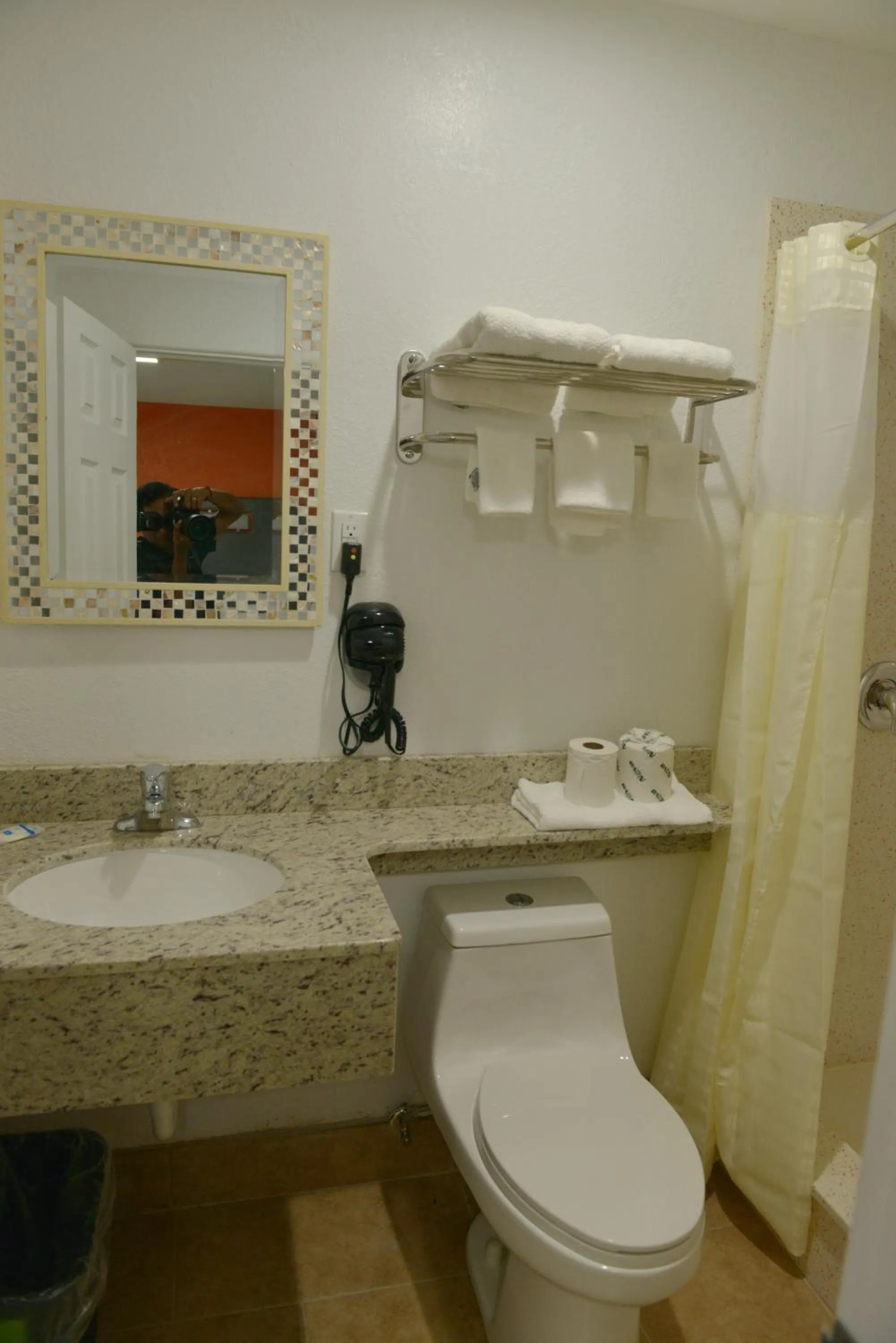 Rodeway Inn & Suites Winter Haven Chain of Lakes