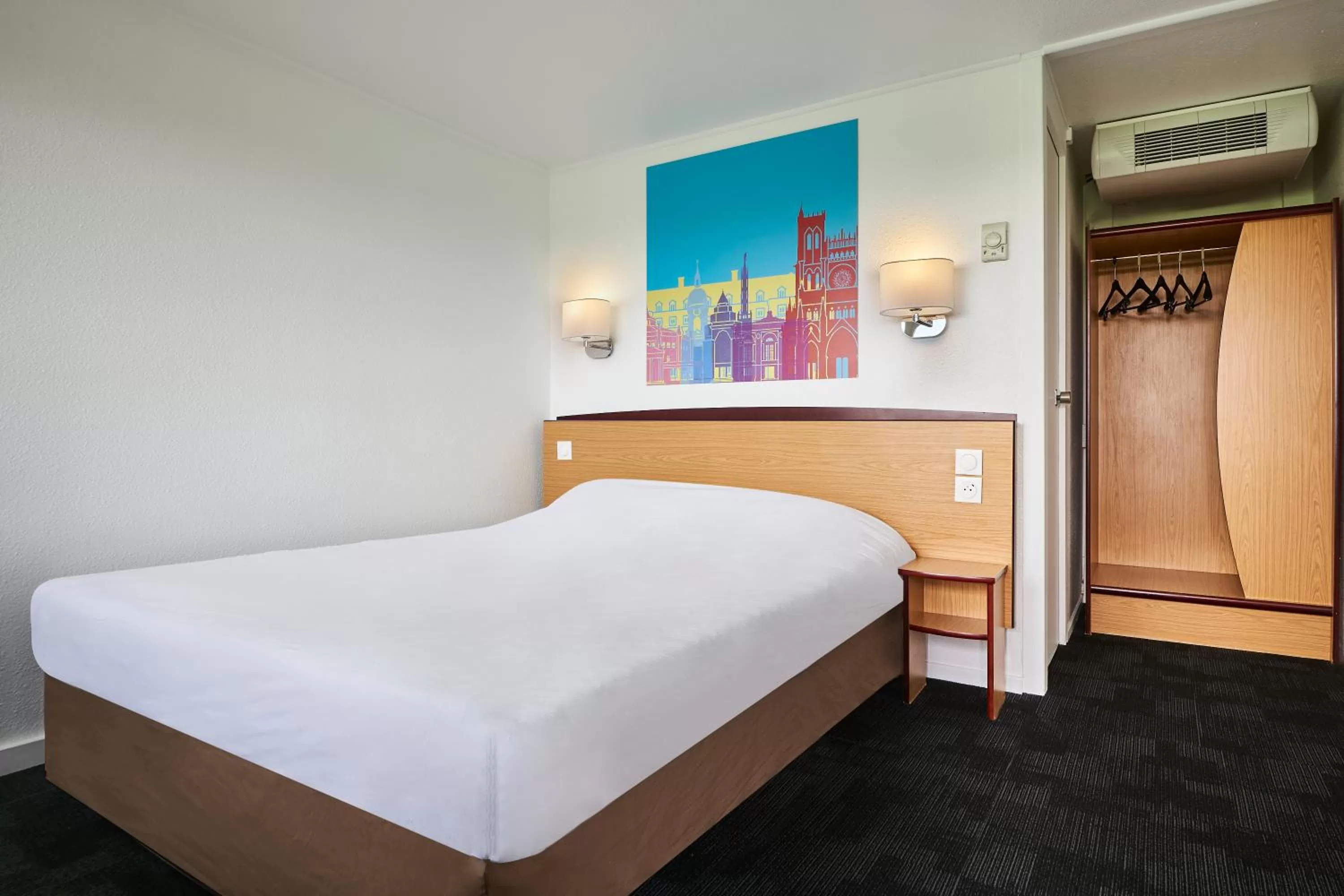 Bed in Kyriad Direct Epinal