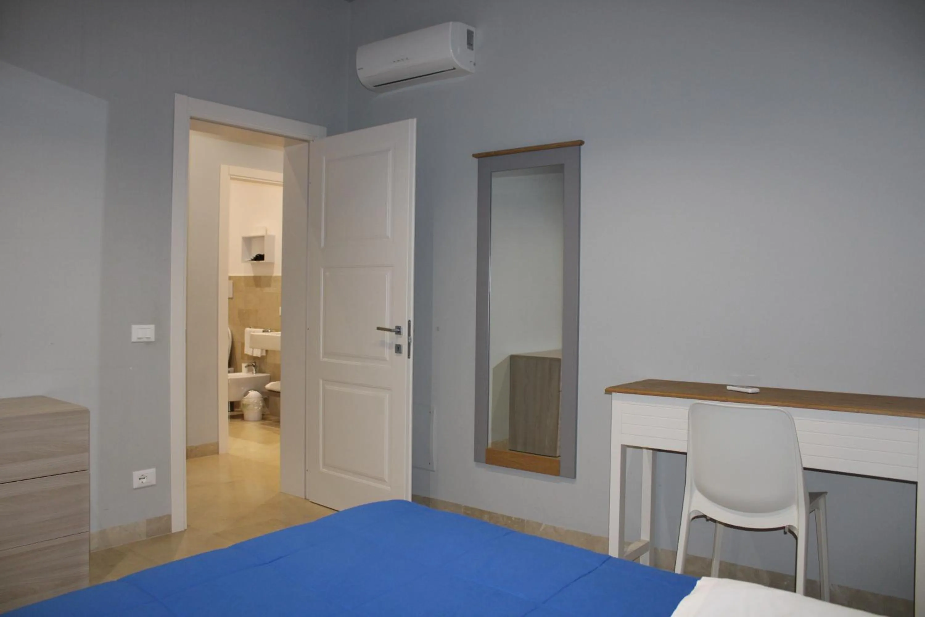 Bedroom, Bed in ZIBIBBO SUITES & ROOMS - Aparthotel in Centro Storico a Trapani