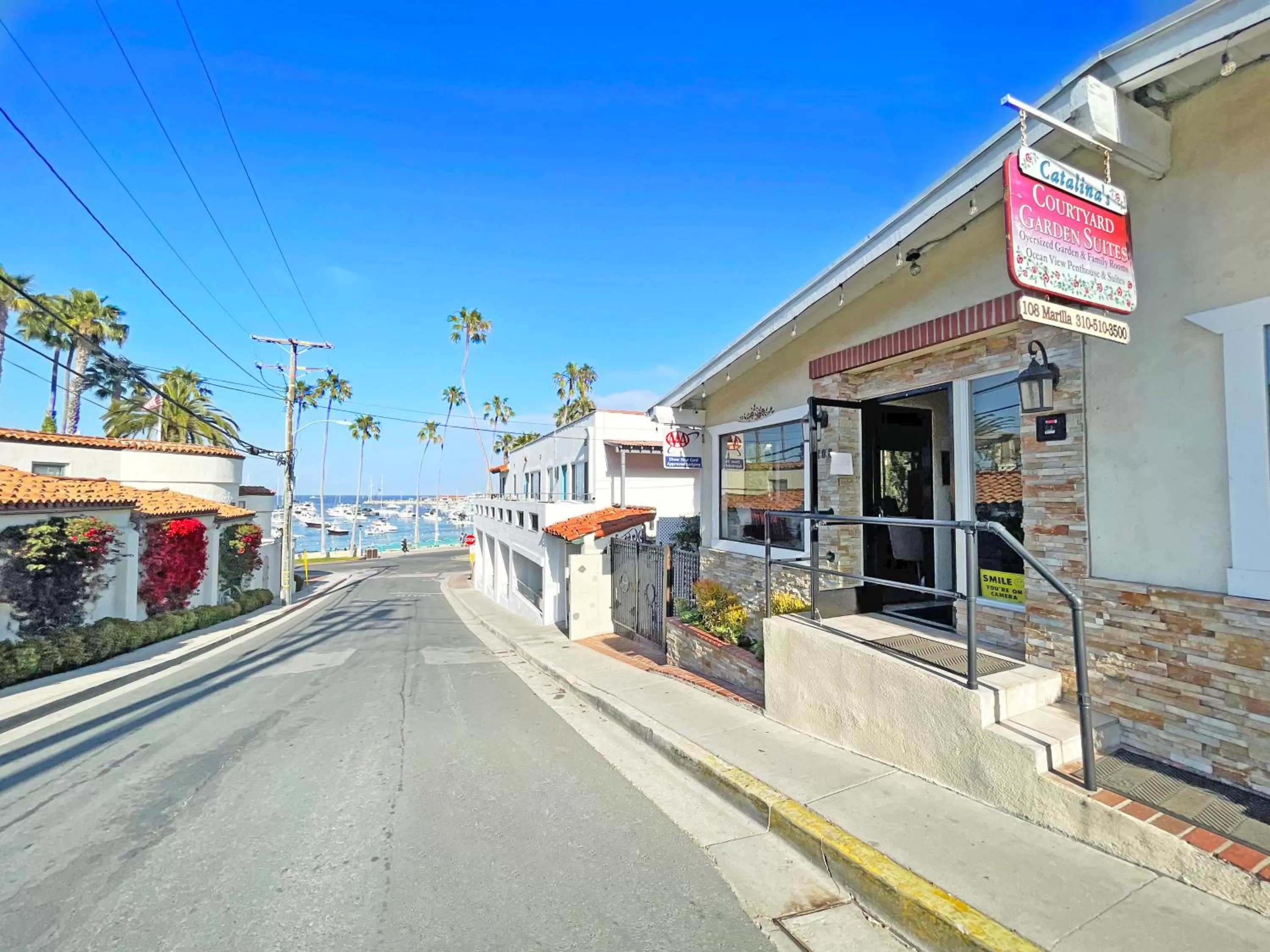 Property building in Catalina Courtyard Suites