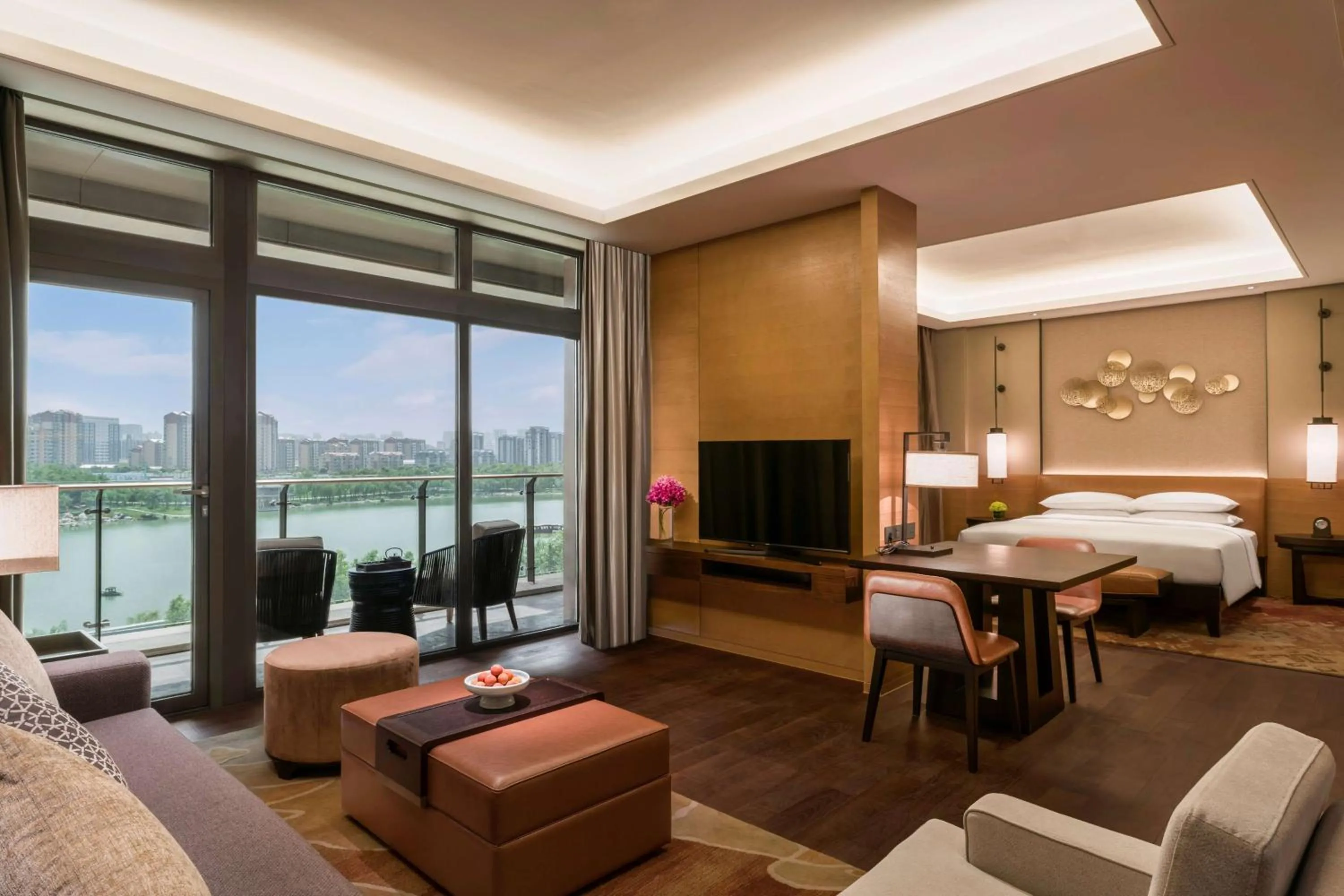 Photo of the whole room, Bed in Hyatt Regency Xi'an