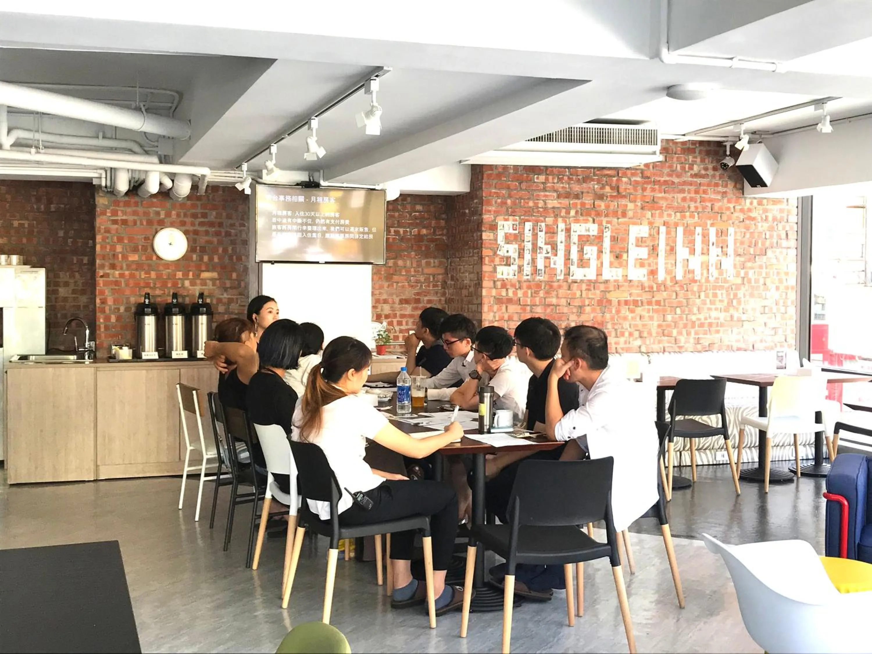 Restaurant/places to eat in Single Inn-Kaohsiung Station