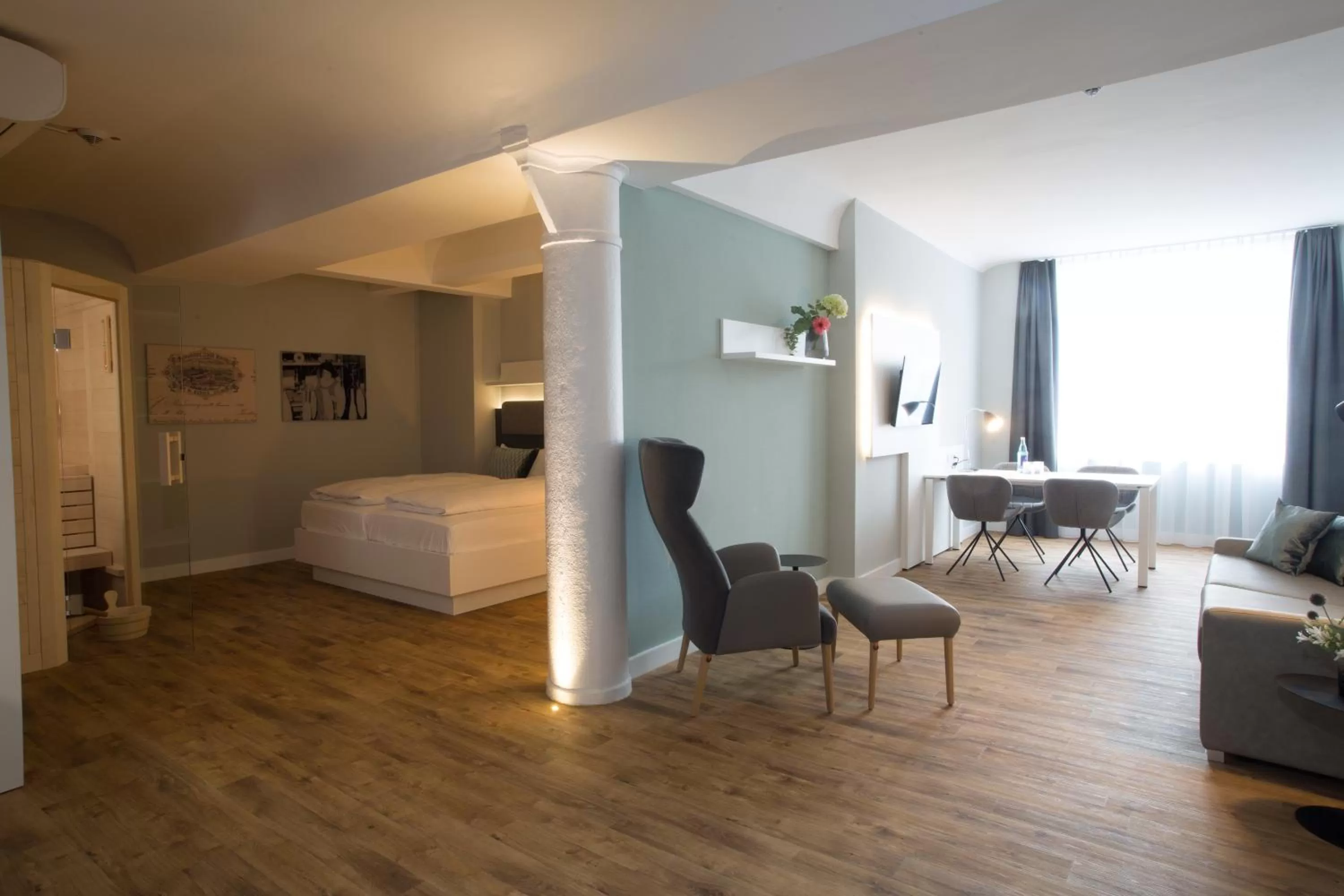 Photo of the whole room, Dining Area in Weberei Bendix Hotel & Appartements