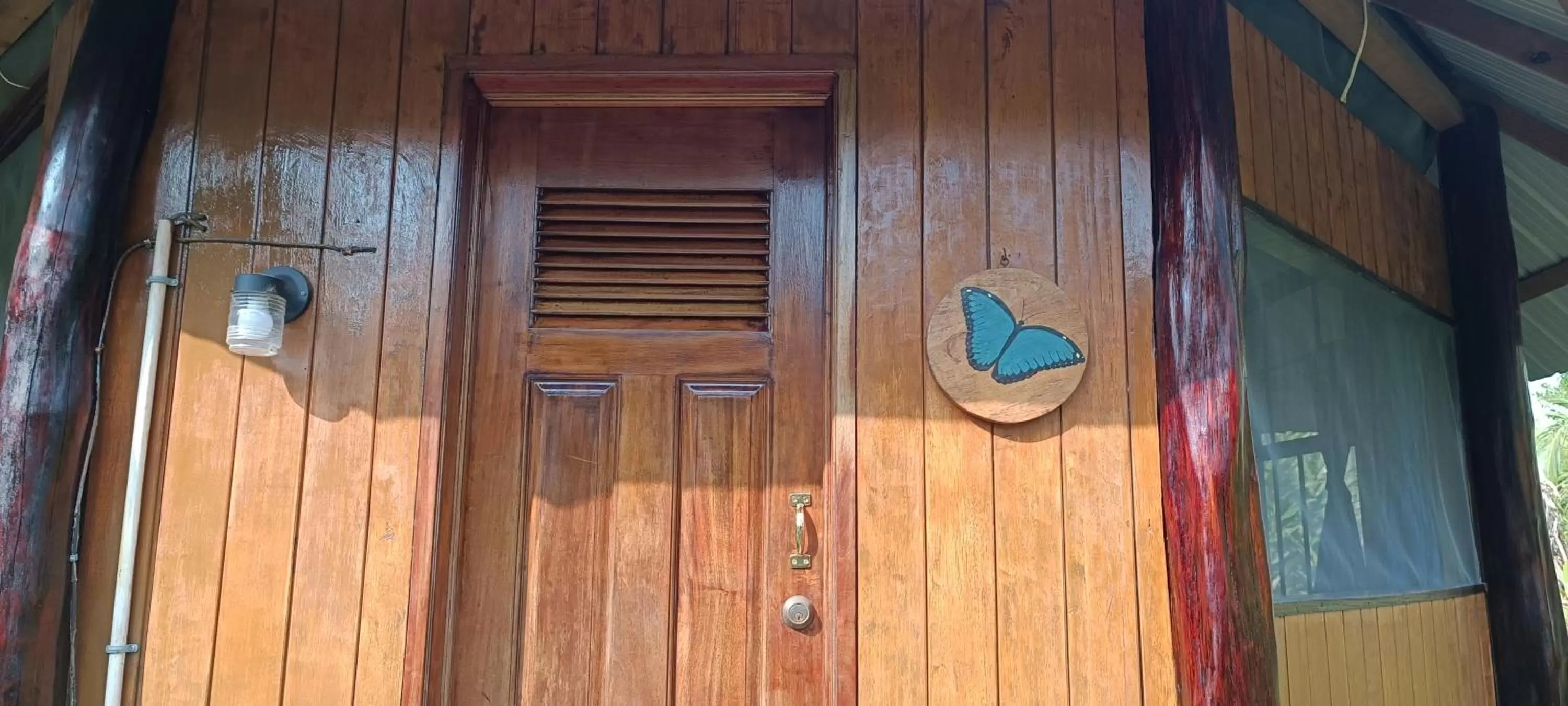 Property building in Sun Creek Lodge