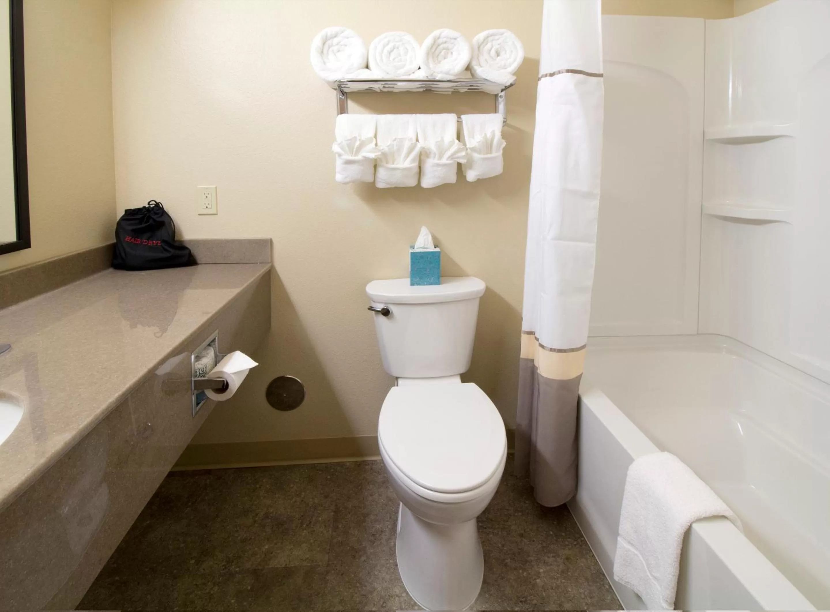 Bathroom in Newcastle Lodge & Convention Center