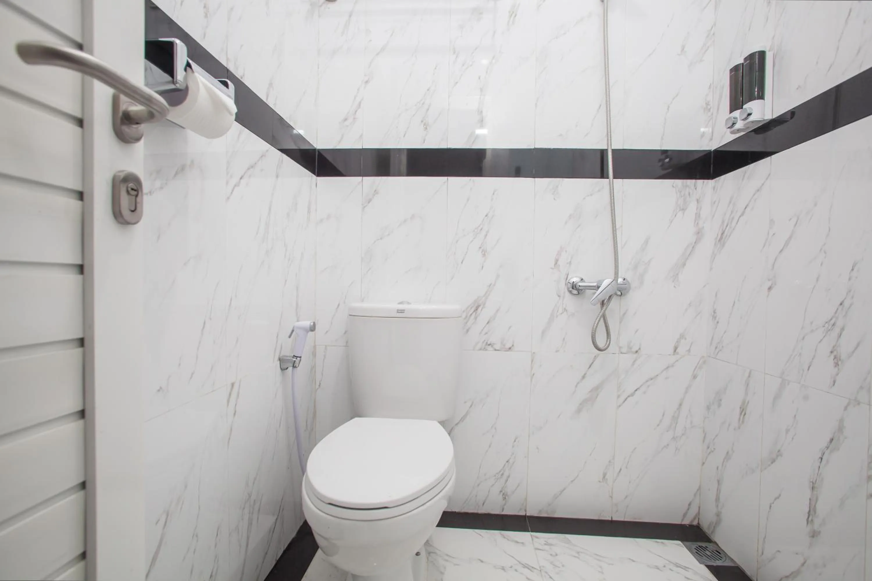 Bathroom in RedDoorz Plus near Politeknik Negeri Malang