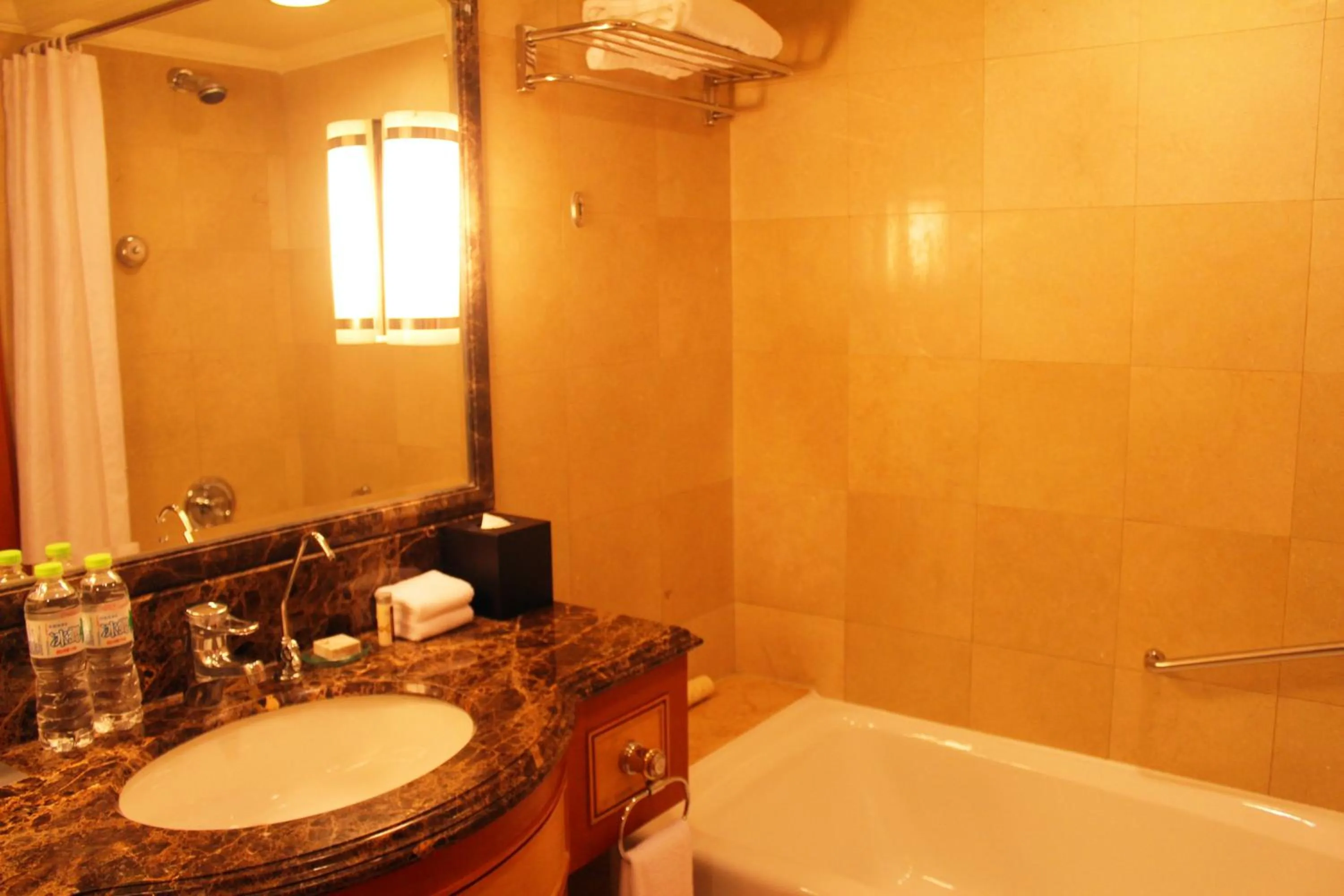 Bathroom in Air China Boyue Beijing Hotel