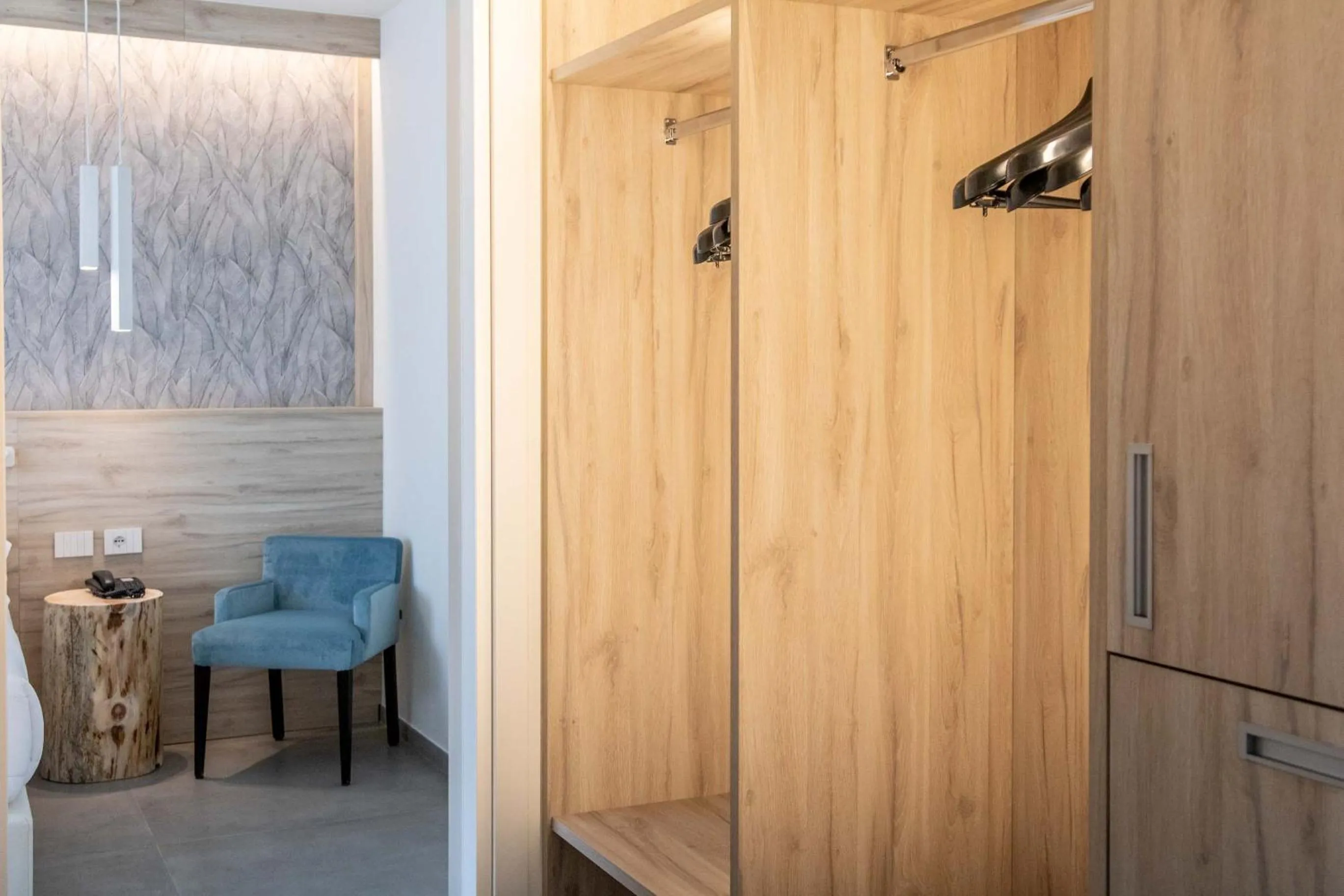 wardrobe in Bellettini Hotel