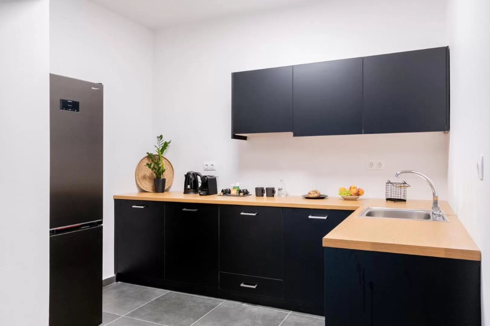 Communal kitchen in PAME Wild