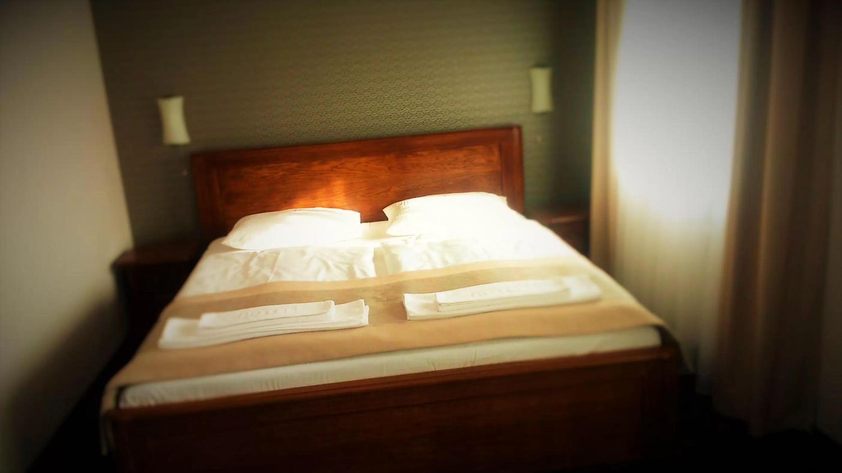 Bed in Hotel Kamienica