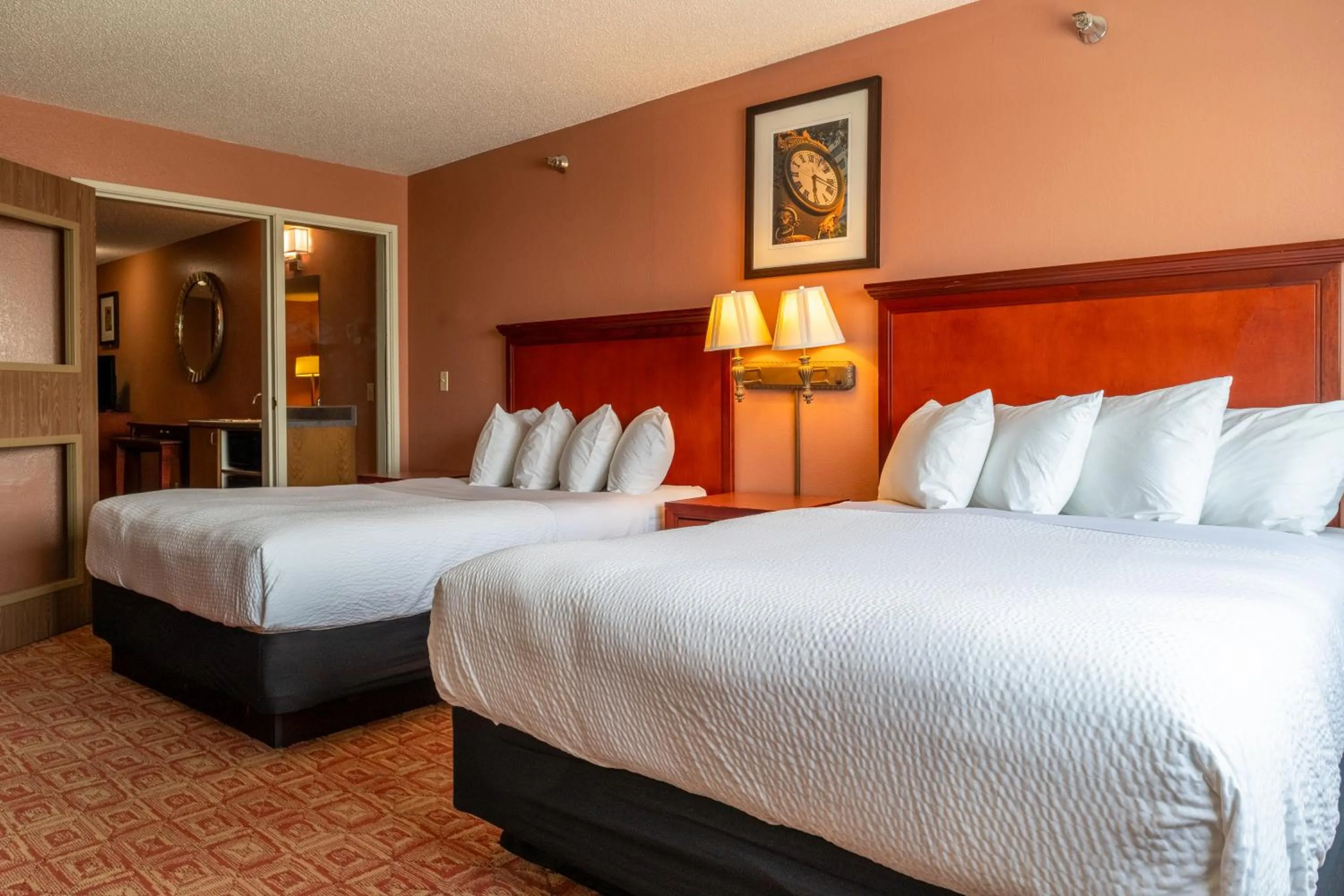 One-Bedroom Suite in Norland Inn & Suites Roseau