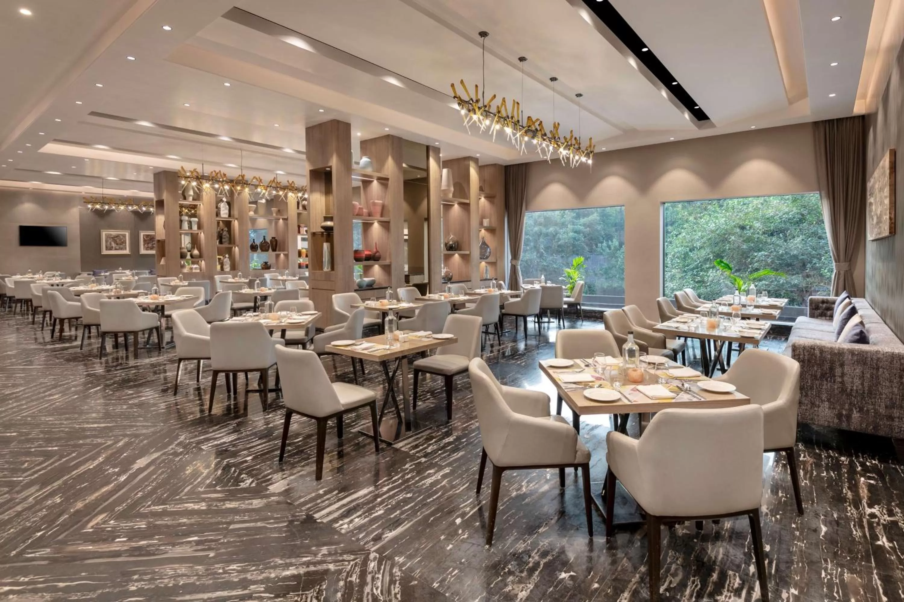 Restaurant/places to eat in Radisson Mumbai Andheri MIDC