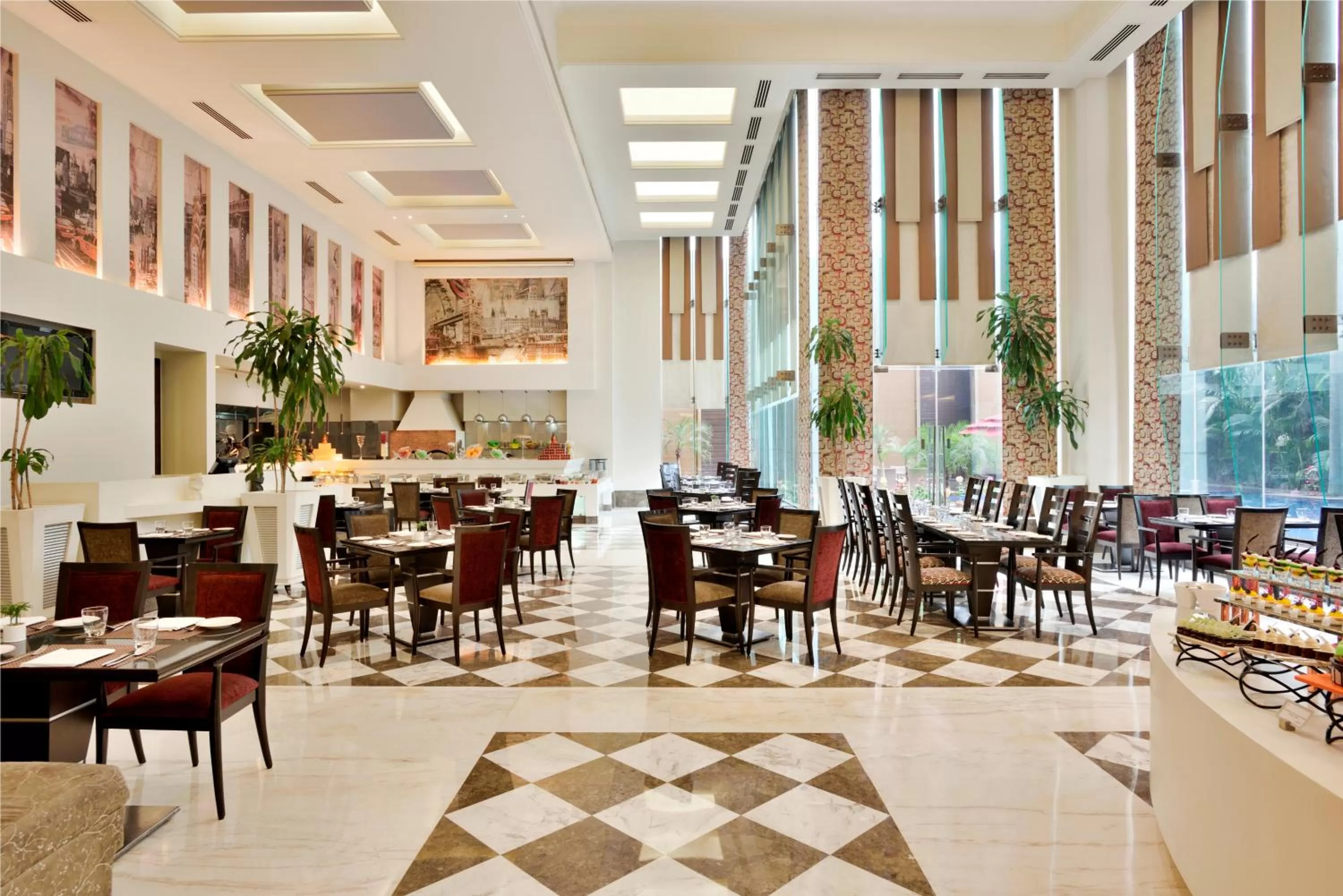 Lounge or bar in Radisson Noida