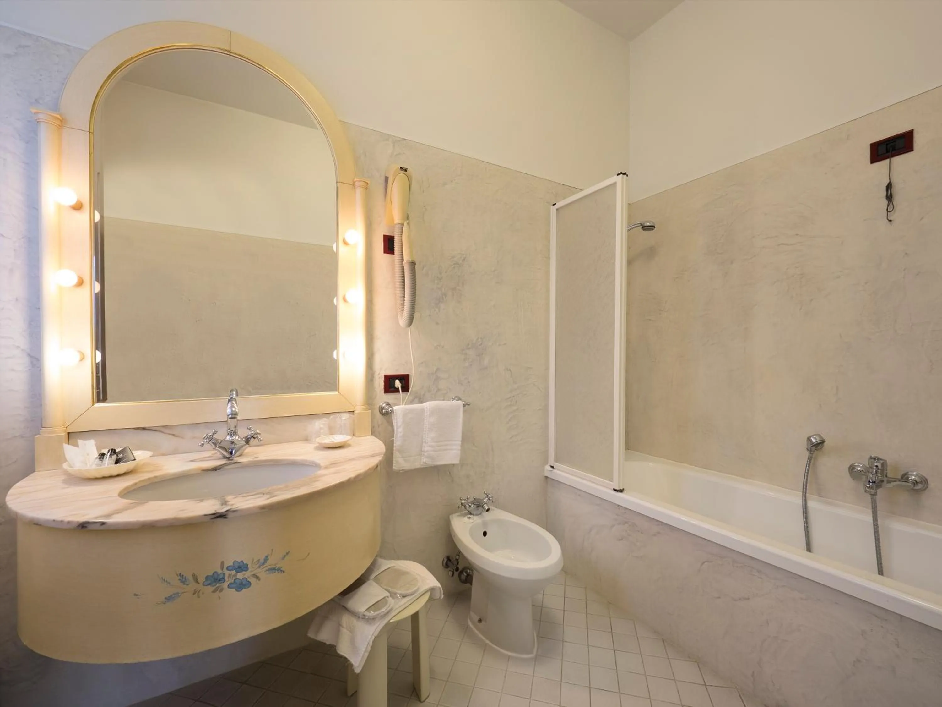 Bathroom in Hotel Villa Braida