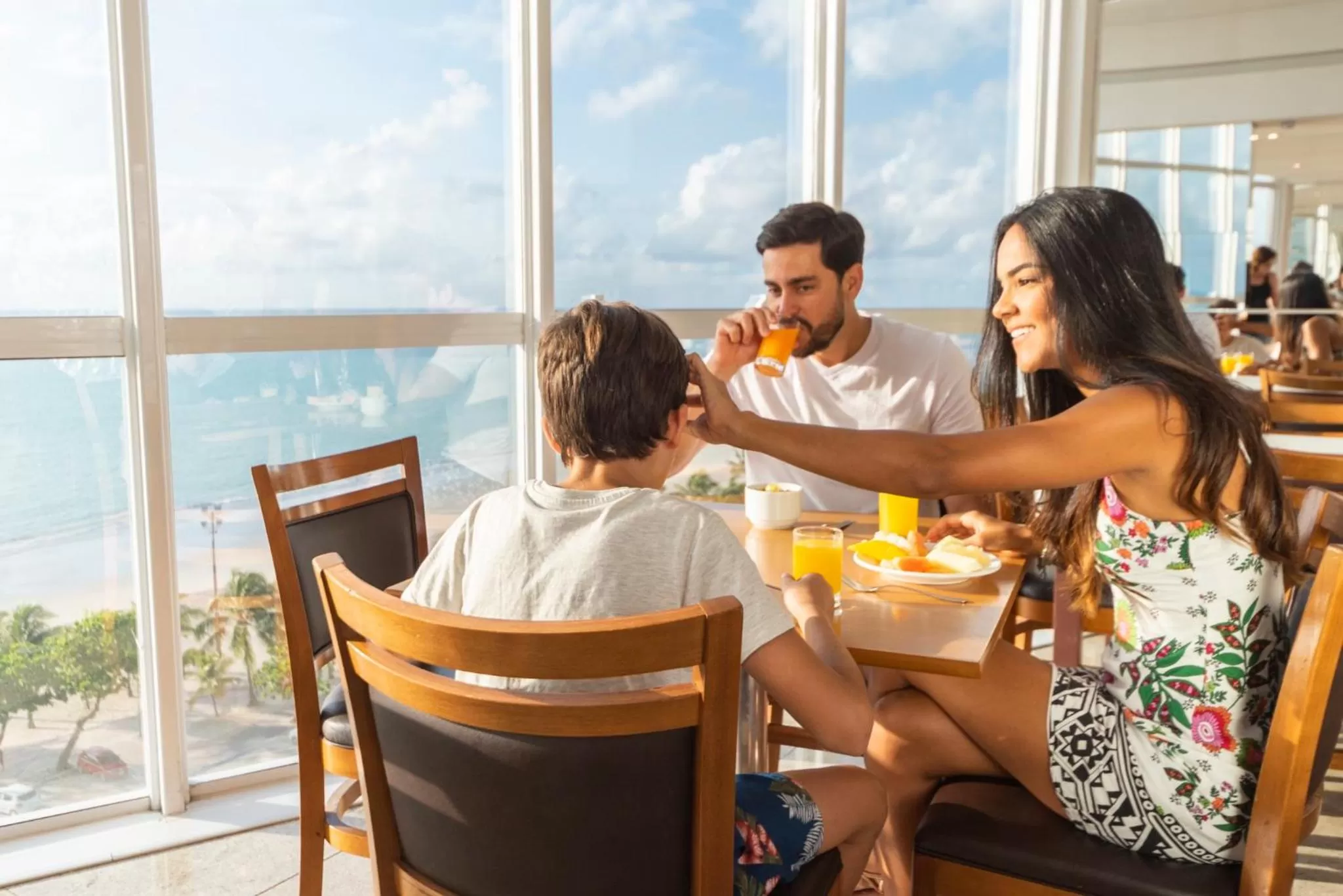 People in Hotel Brisa Praia Pajuçara