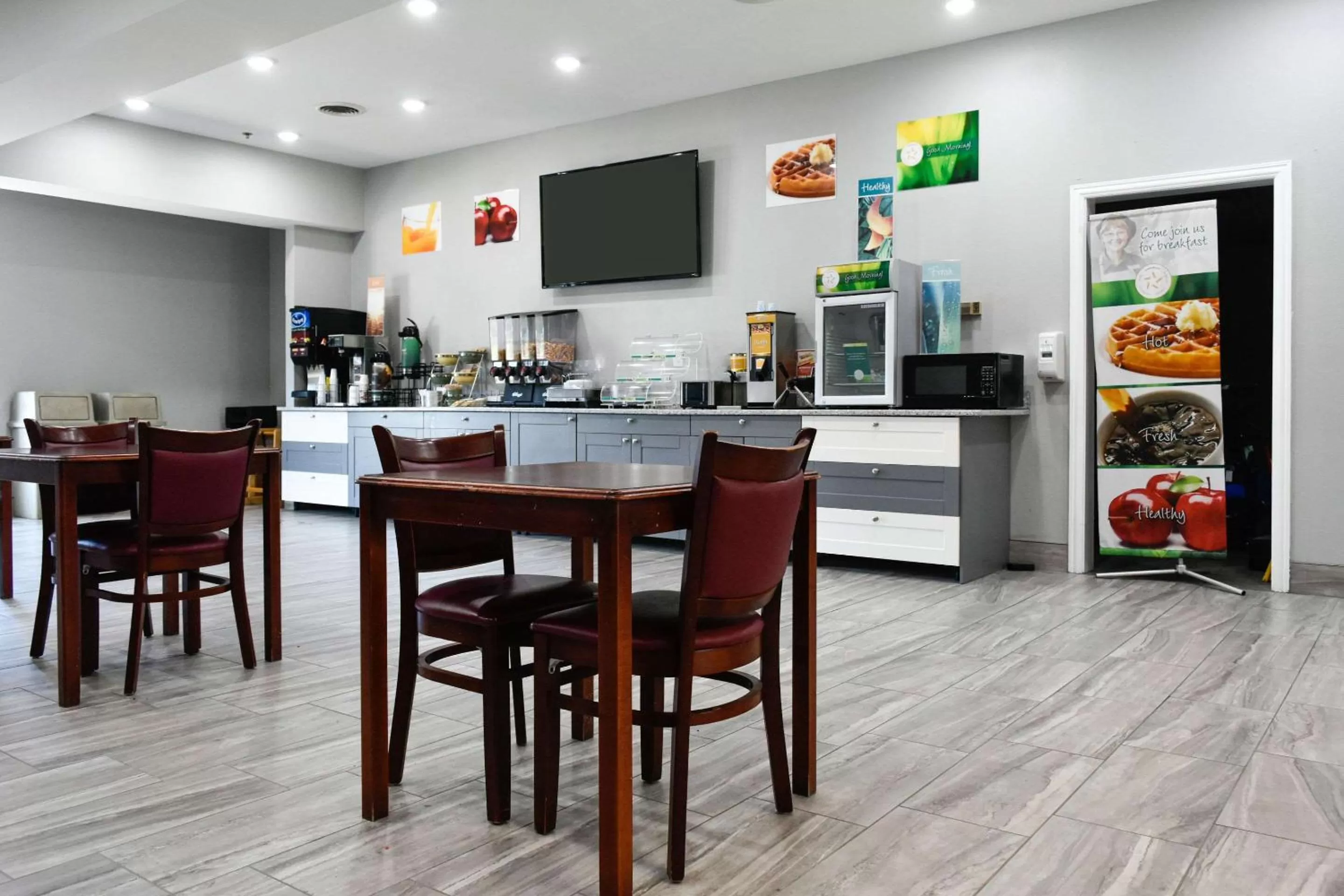 Breakfast in Quality Inn & Suites Brooks Louisville South