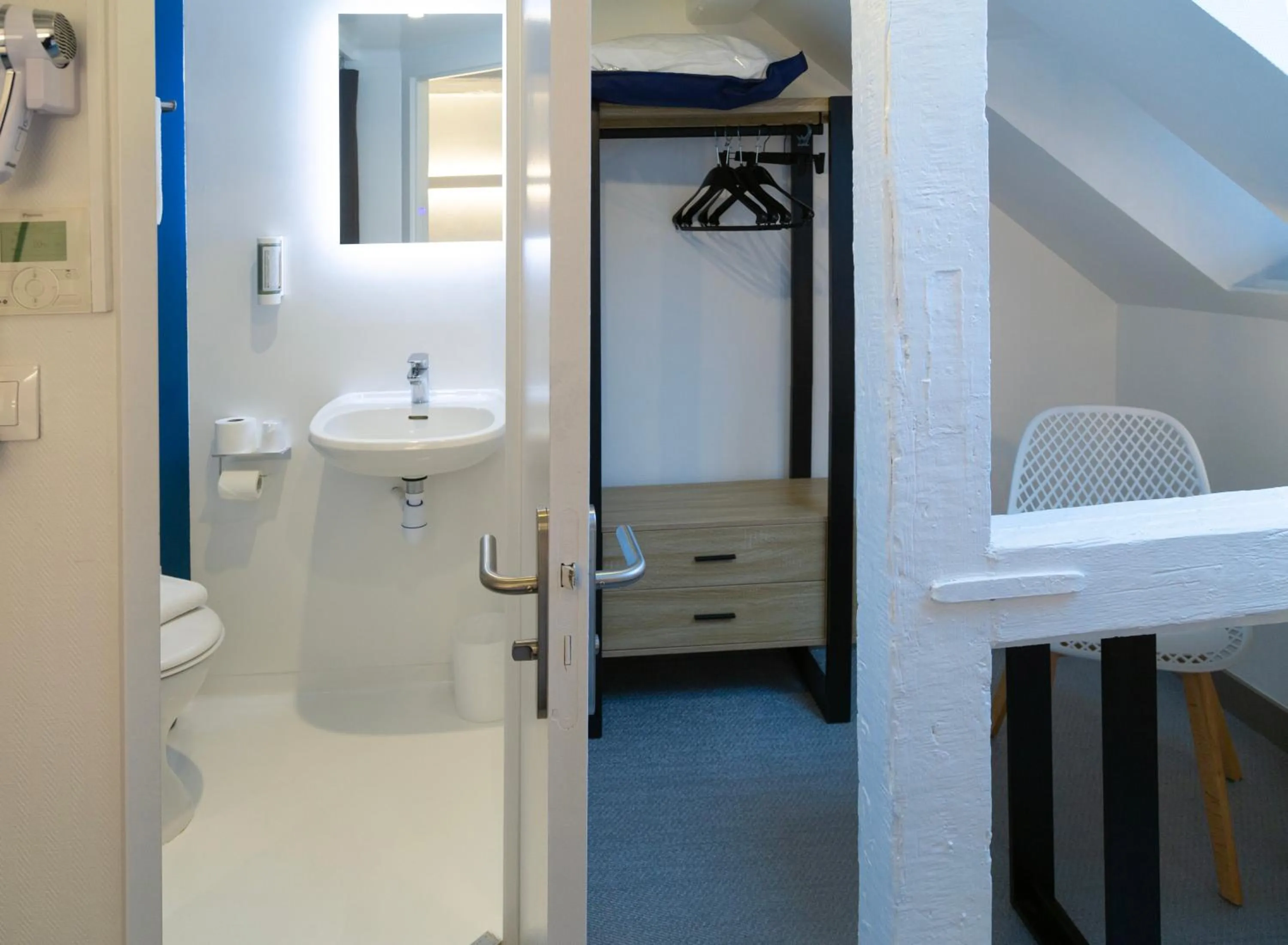 Photo of the whole room in Hotel Victoria