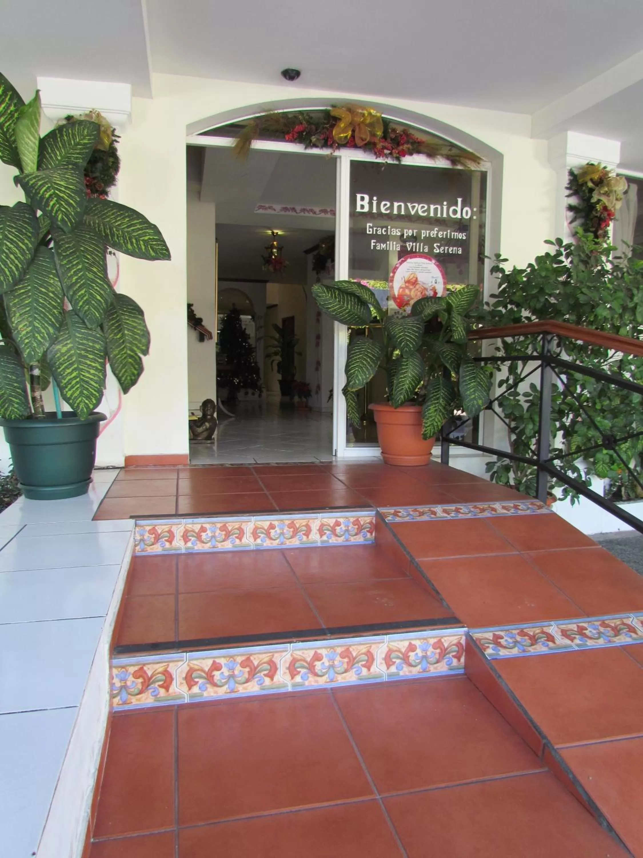 Facade/entrance in Hotel Villa Serena San Benito