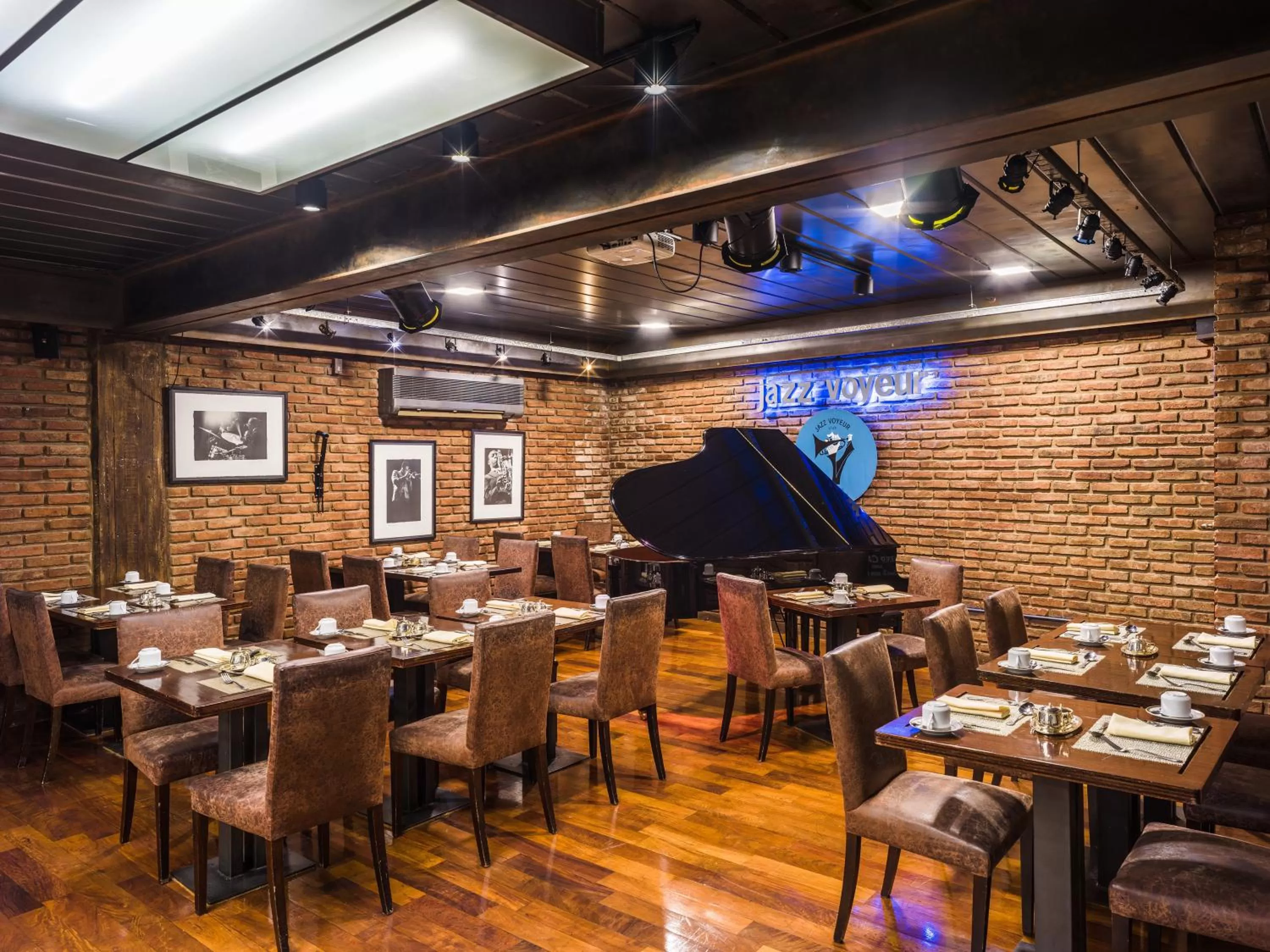 Restaurant/places to eat in Melia Recoleta Plaza Hotel