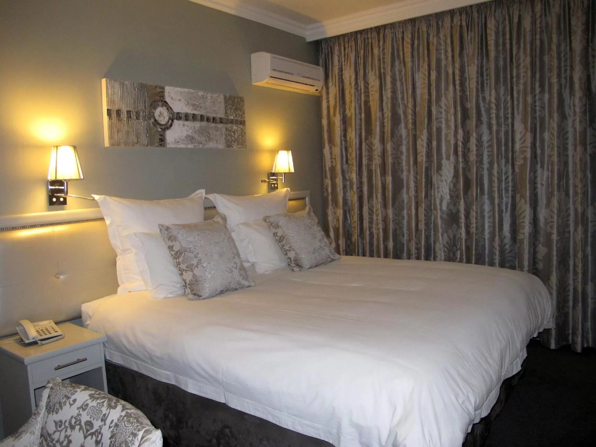 Two-Bedroom Apartment with Terrace in Devonvale Golf & Wine Estate