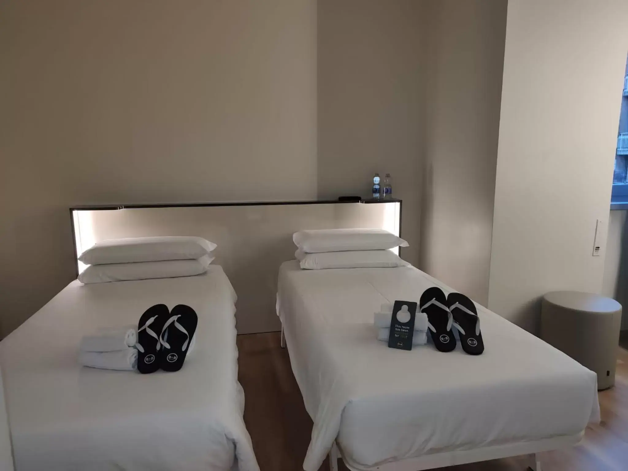 Superior Twin Room in B&B Hotel Como City Center Superior Twin Room in B&B Hotel Como City Center