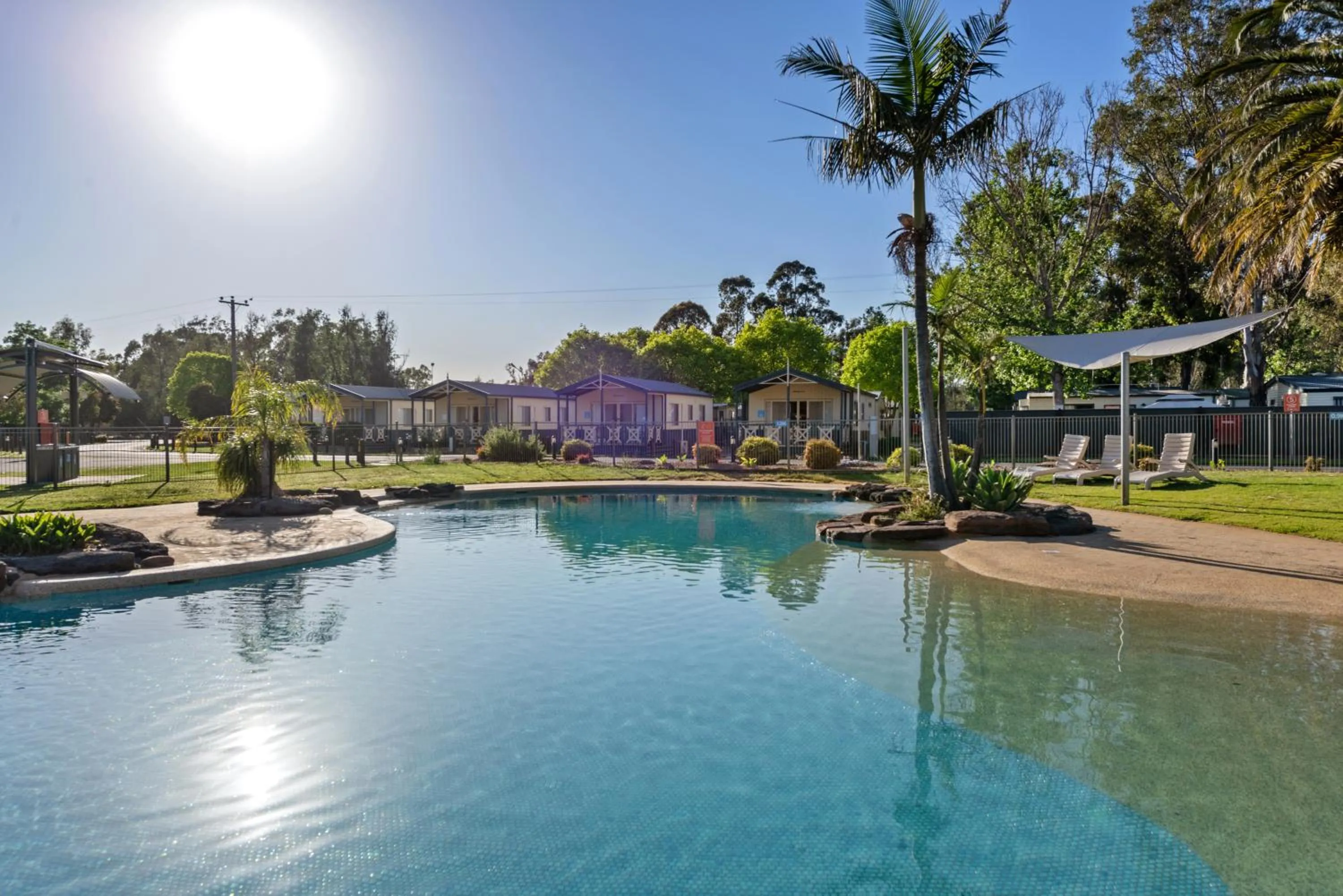 Swimming pool in Discovery Parks - Maidens Inn Moama