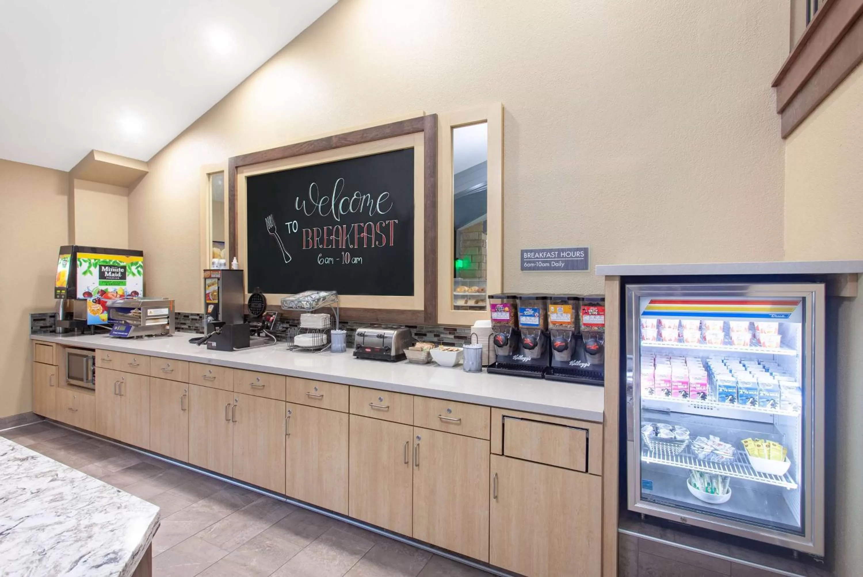 Restaurant/places to eat in AmericInn by Wyndham Mankato Event Center near MSU