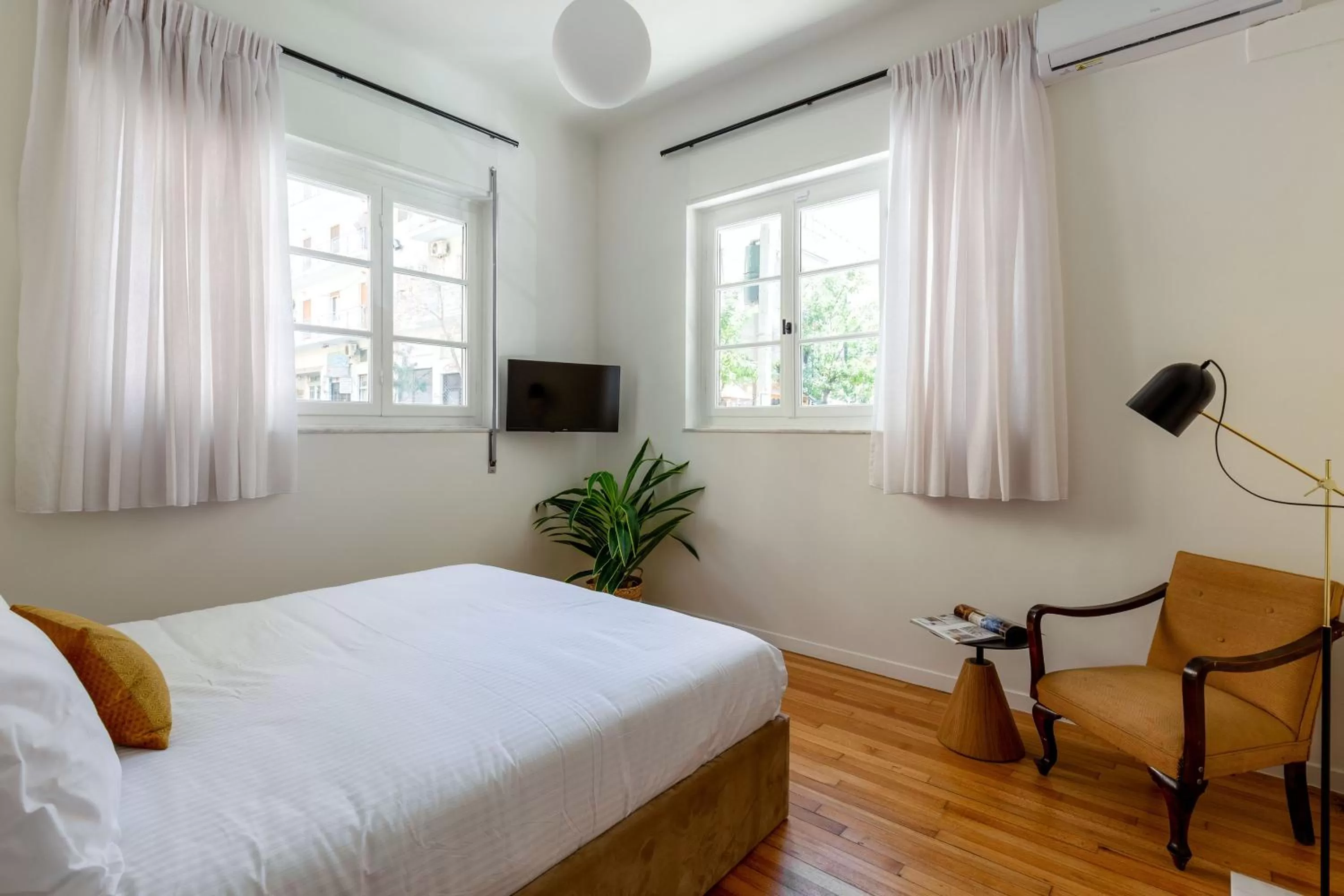 Bedroom, Bed in ZOIA The Met by UPSTREET