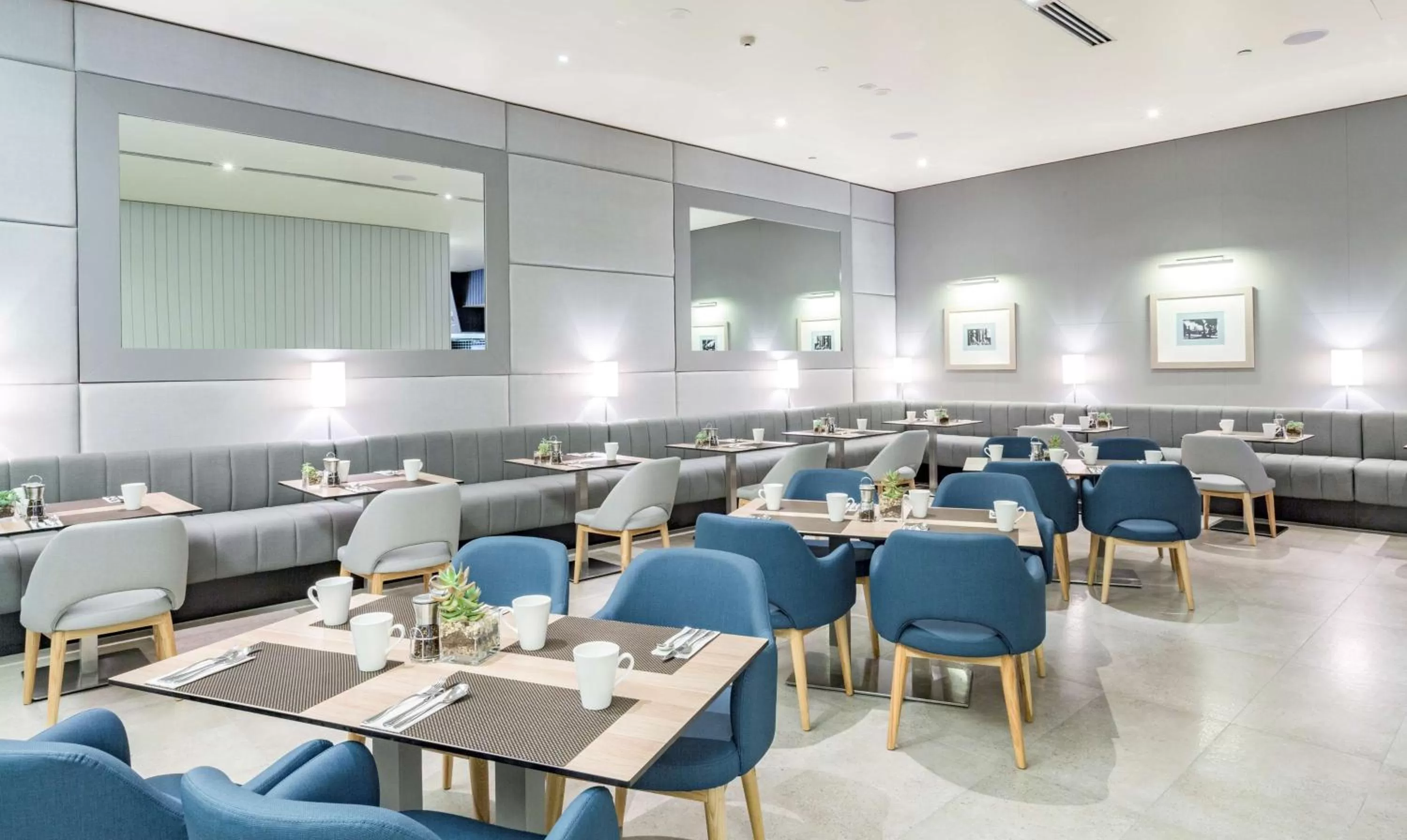 Restaurant/places to eat in Hilton Surfers Paradise Hotel & Residences