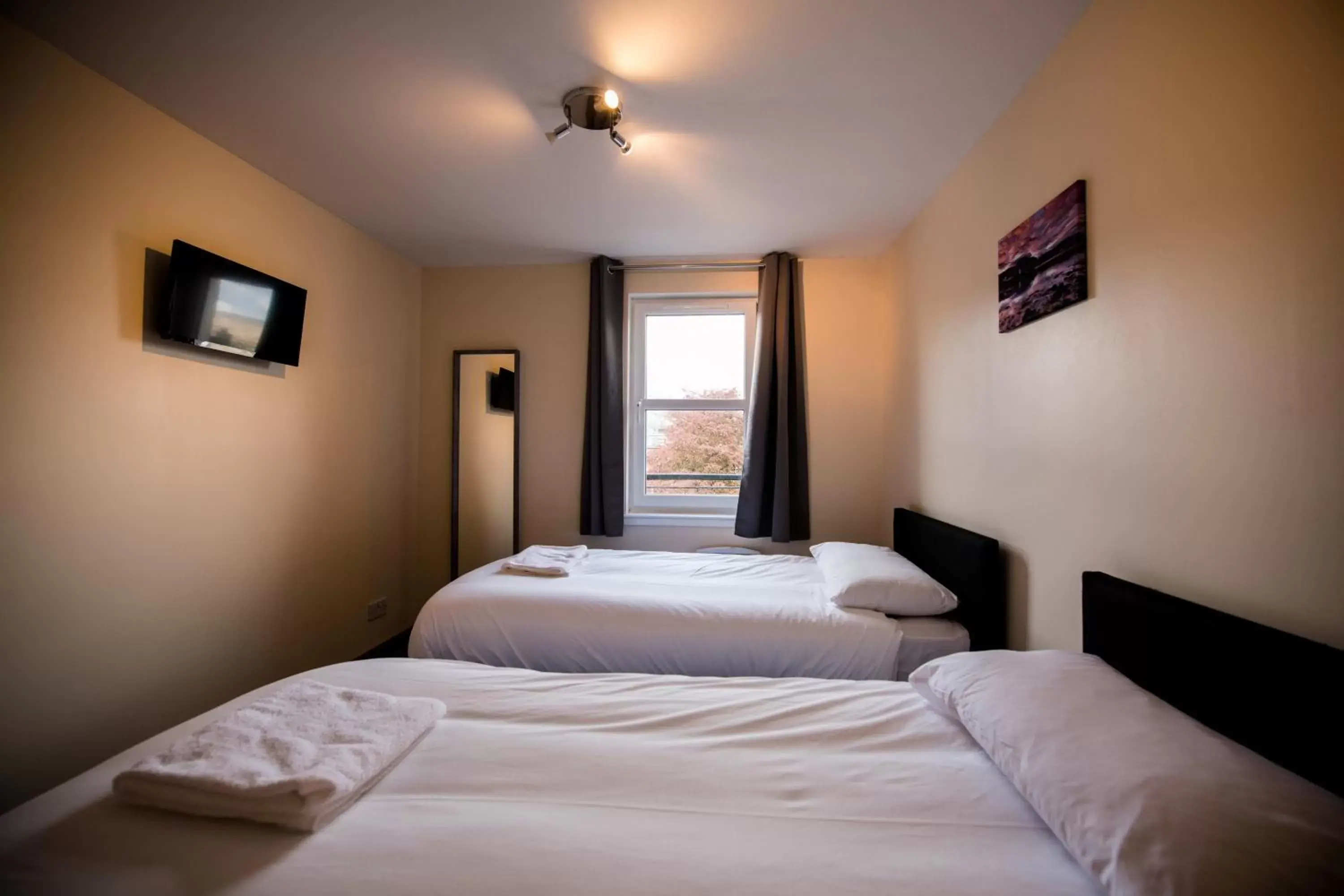 Twin Room in Bank Street Lodge Twin Room in Bank Street Lodge