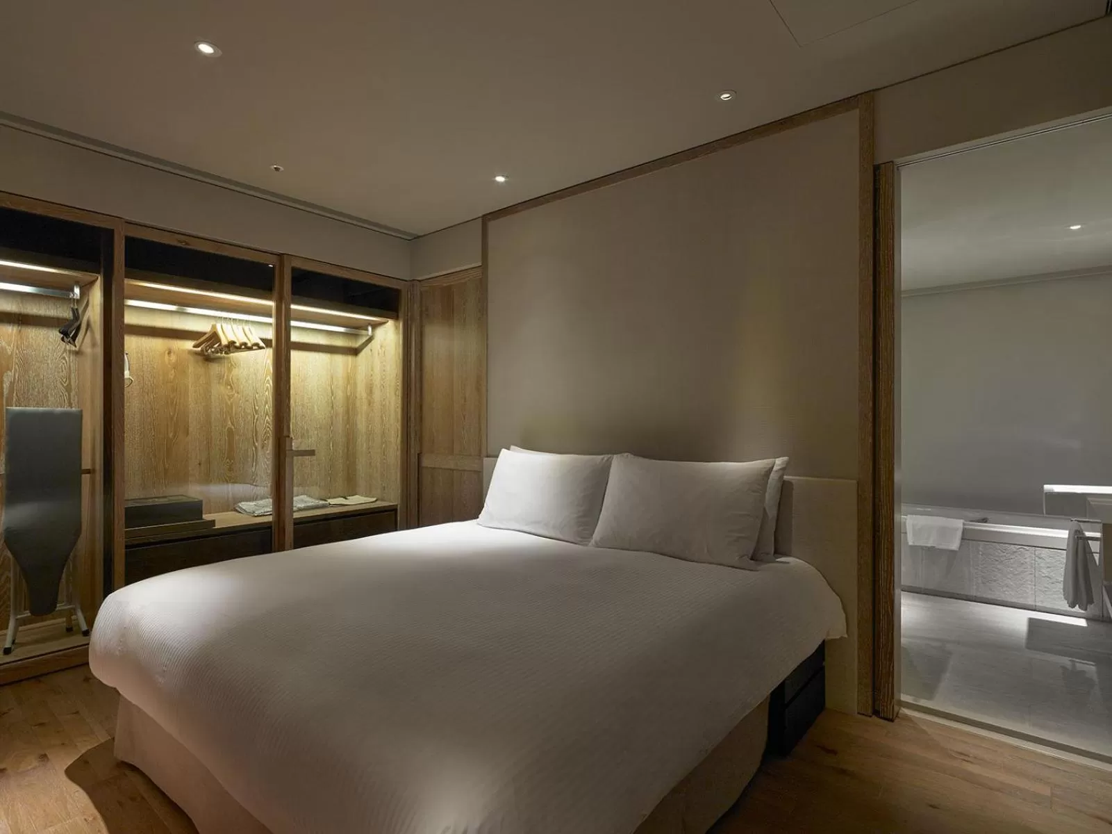 Bed in Gloria Residence