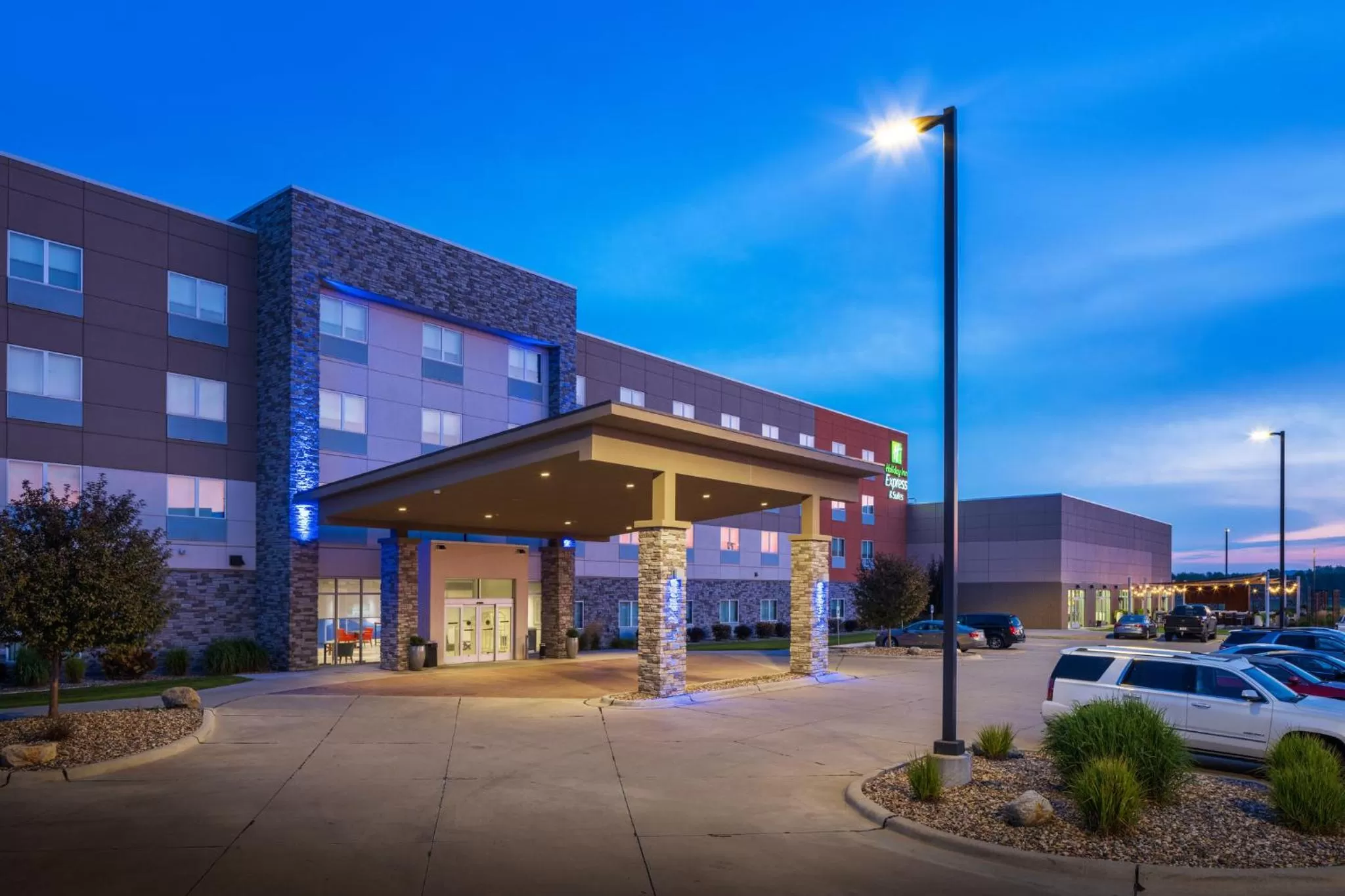 Property building in Holiday Inn Express & Suites Sioux City North - Event Center by IHG