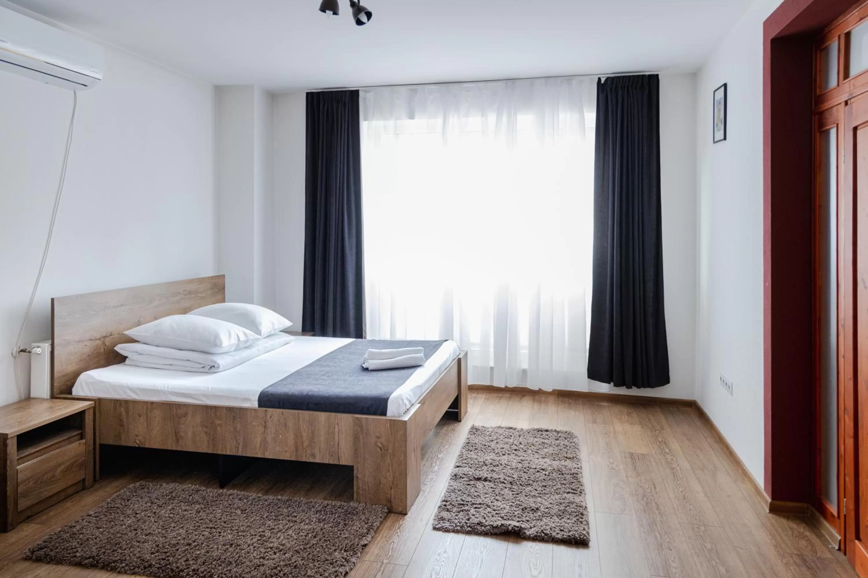 Bed in Pensiunea Pictorilor