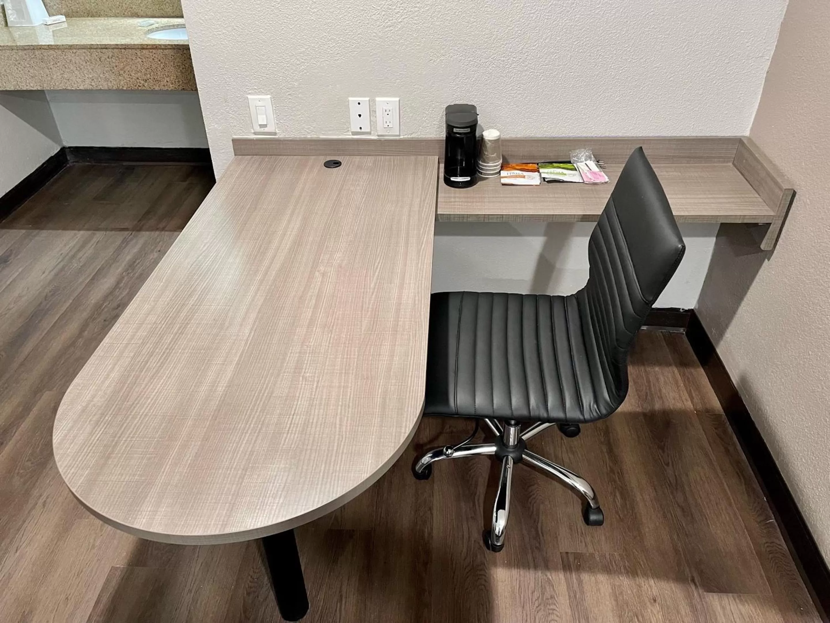 Bedroom in Red Roof Inn Lafayette, LA