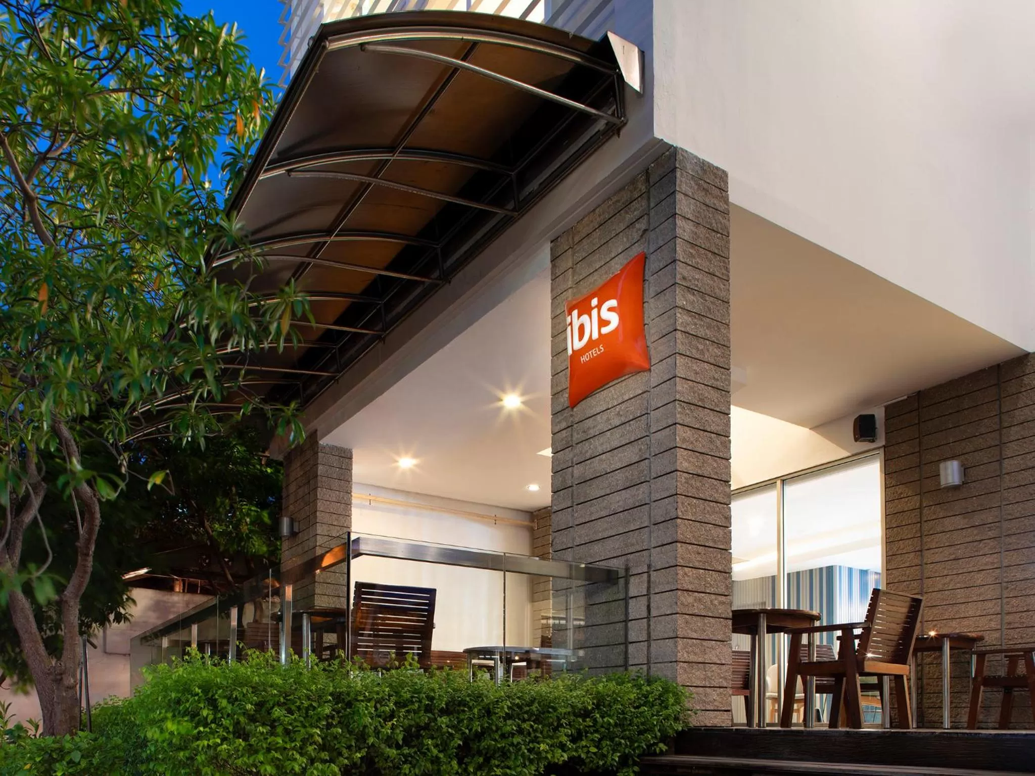 Facade/entrance in ibis Bangkok Sathorn