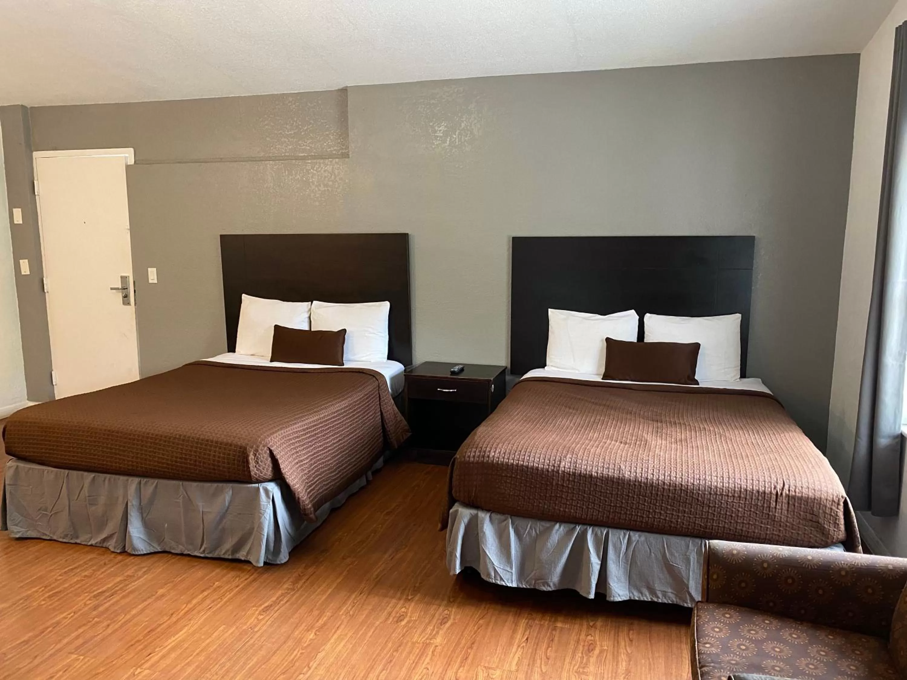 Photo of the whole room, Bed in Tarpon Inn