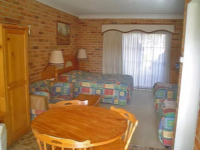 Photo of the whole room, Bed in Coachmans Rest Motor Lodge
