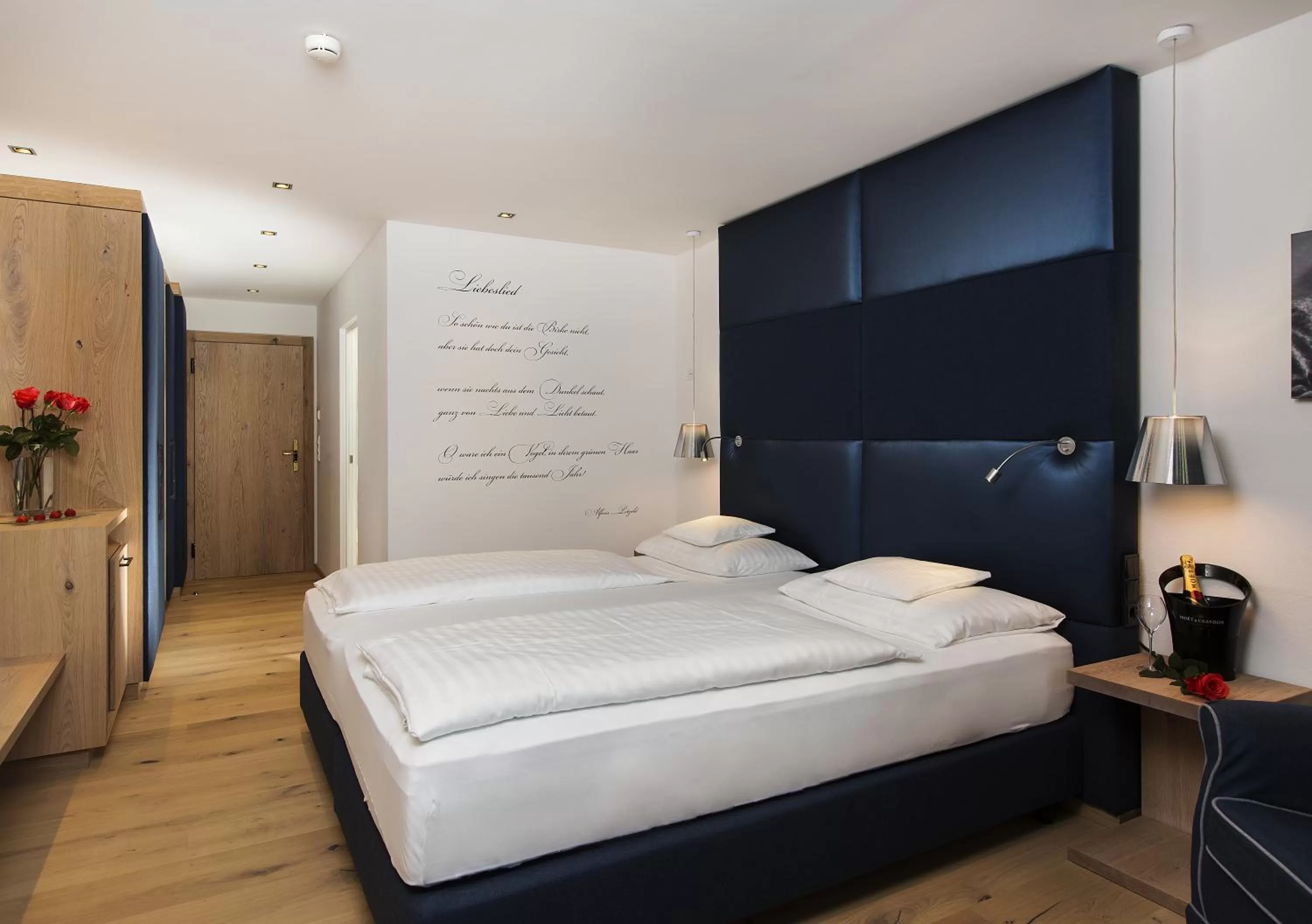 Photo of the whole room, Bed in Das Reisch