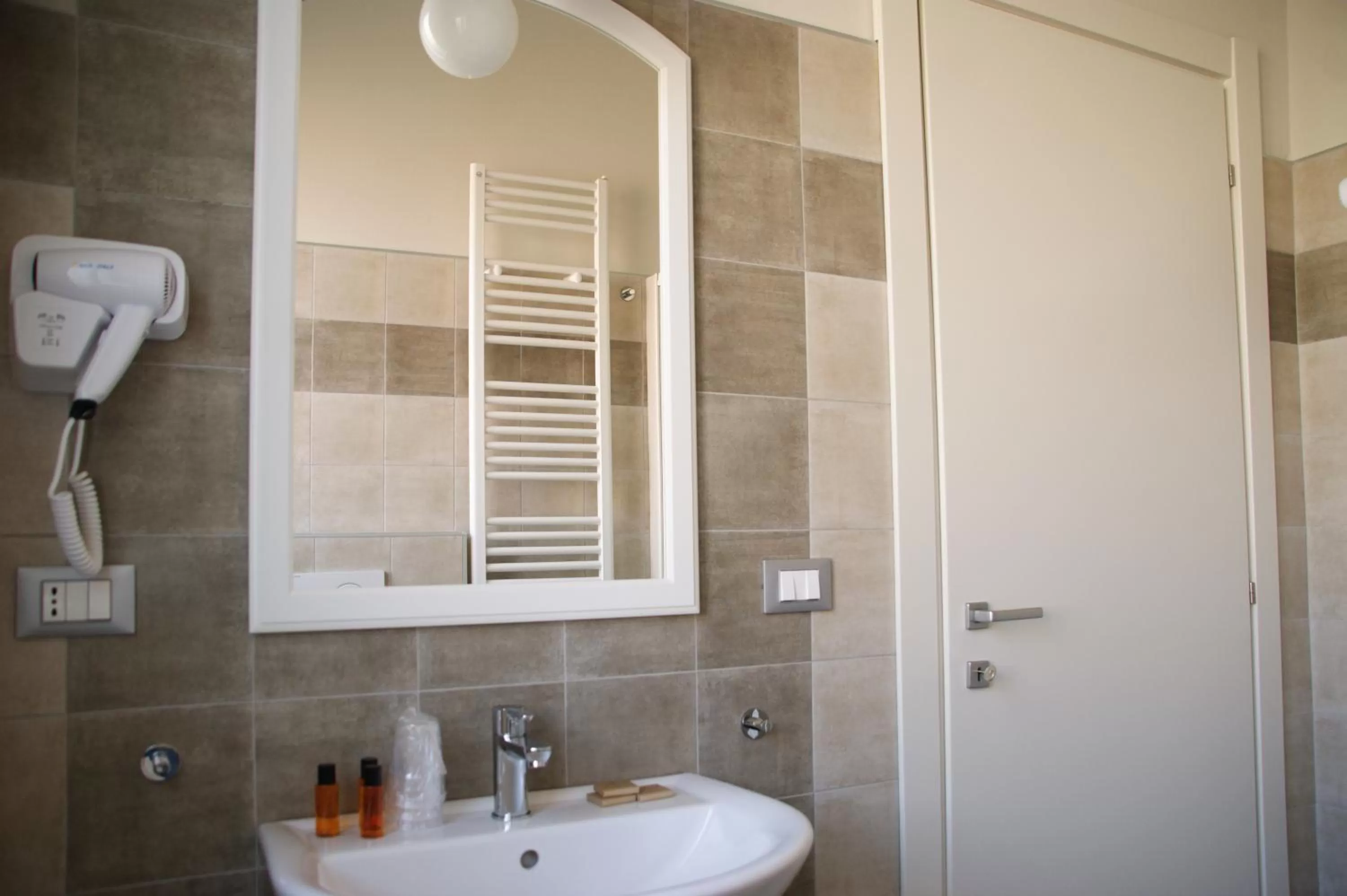 Bathroom in LA DAMA ROOM&BREAKFAST